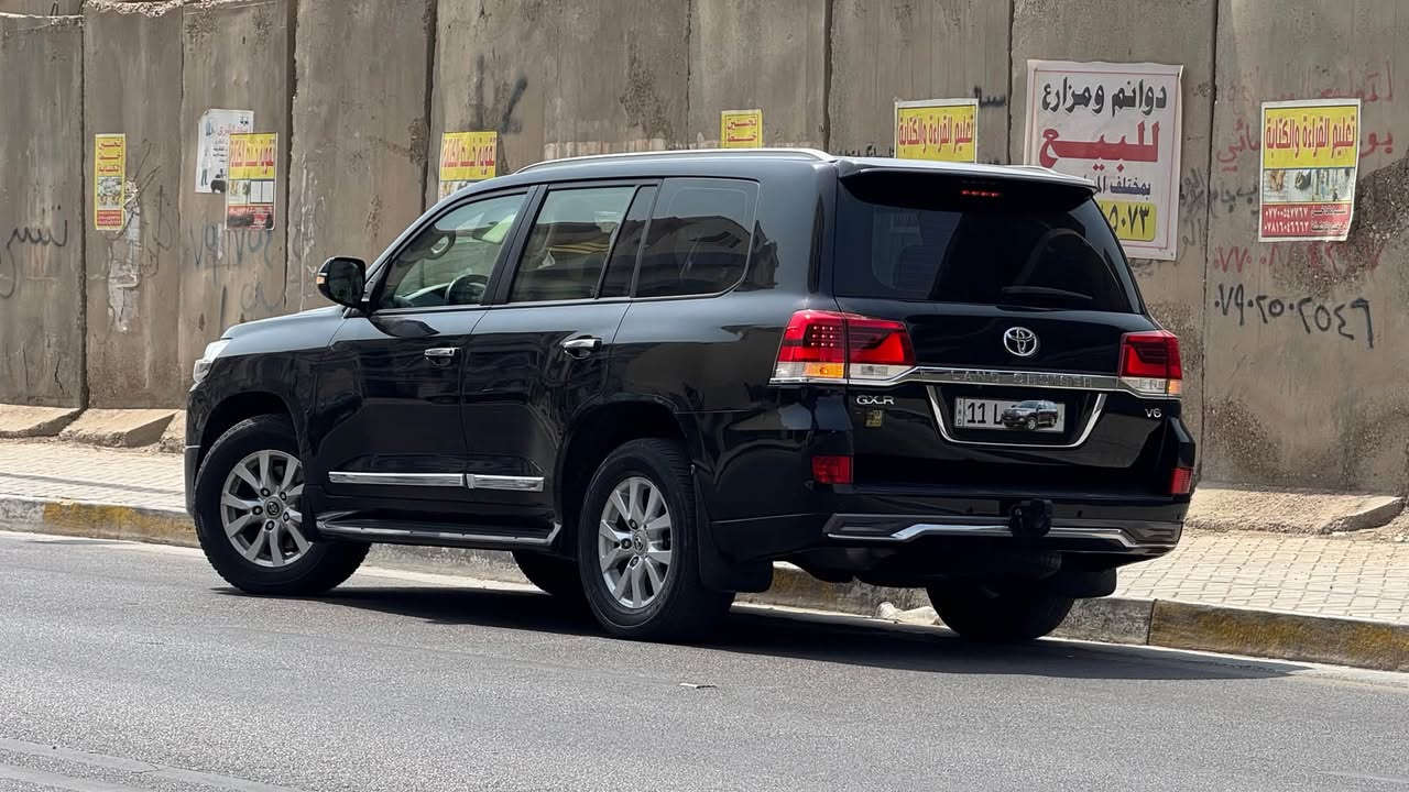 تويوتا لاندكروزر بريم موديل 2018 للبيع رقم بغداد
الموديل: 2018
 المسافة المقطوعة: 126 ألف كم
 الملكية: بأسمنا (تحويل مباشر)
 الحالة: سيارة جديدة ونظيفة جداً وبحالة ممتازة
للاستفسار والتواصل:
***********
