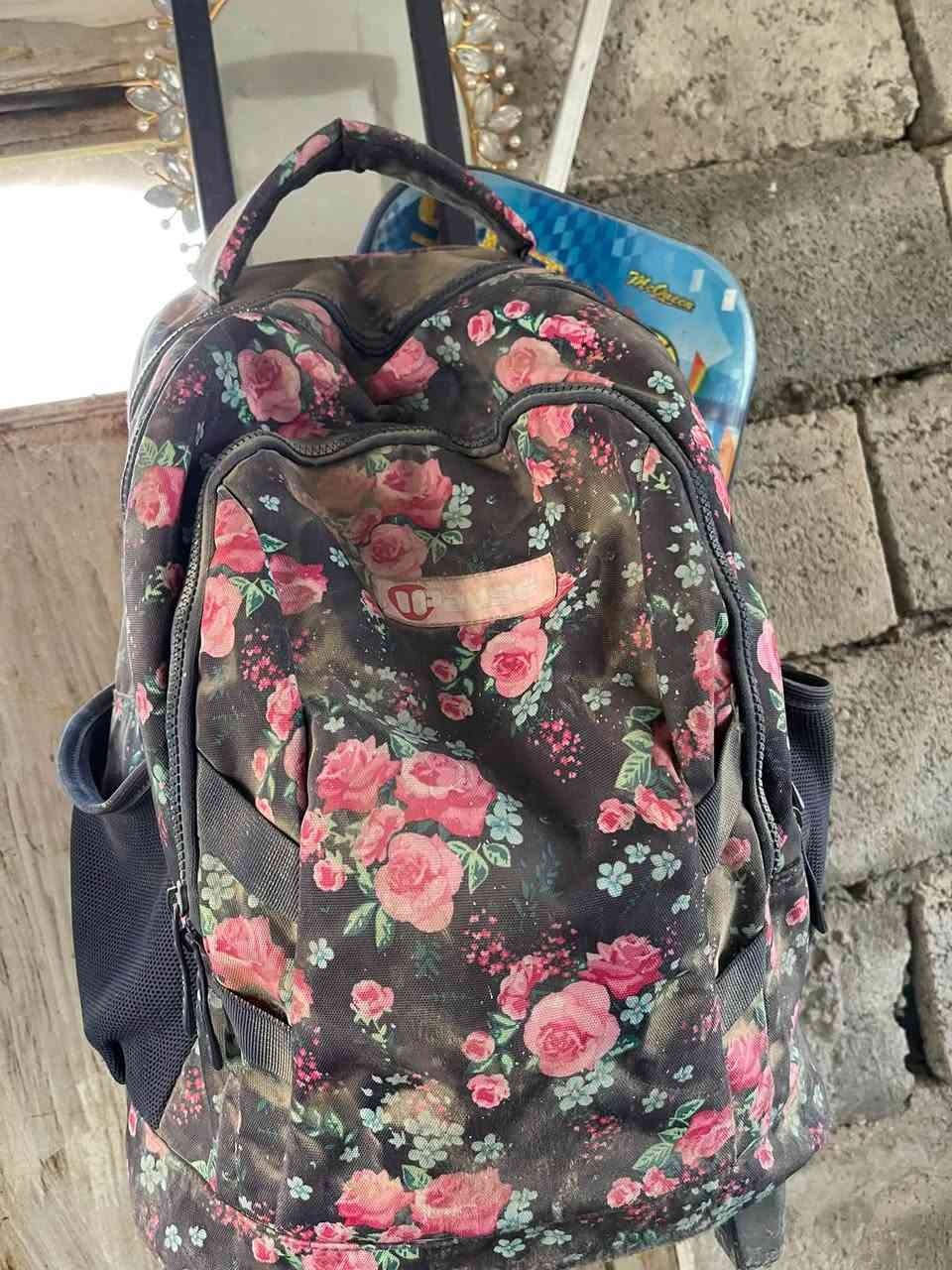 جنط مدرسية باله10 الف الوحدة
