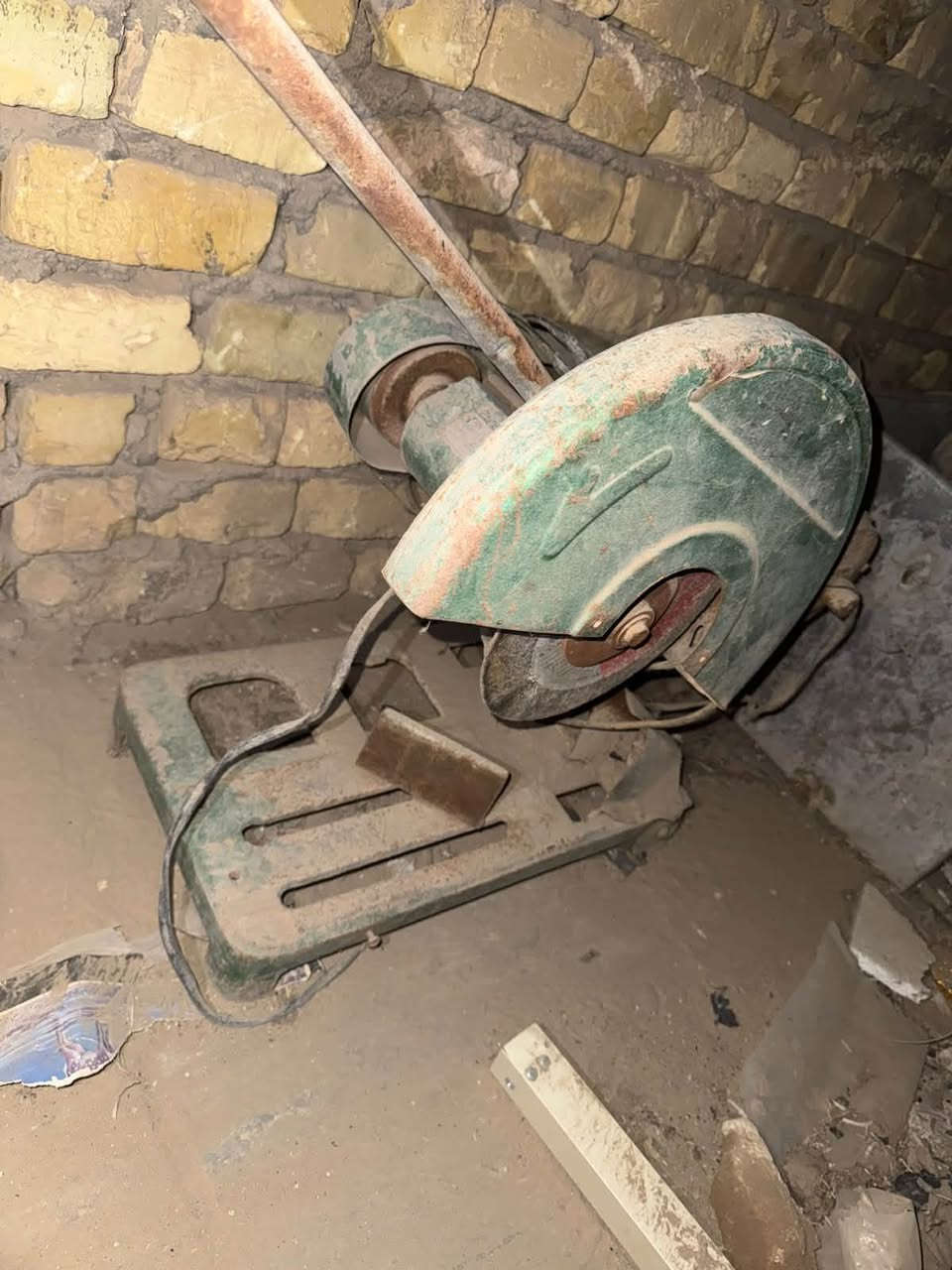 السلام عليكم مكينه نجاره ثري فيز دبل ومنشار رنده ودرين وفريزه كلهن شغالات المكينه جاهزه 
-----------------------------------
ماطور مضخه ماي ما مشتغل ابد للبيع
------------------------------------
كتر قاطوعه حديد ريشان للبيع
--------------------------------
فخات حديد ريشان الاصلي
نضيفات وحجام من متر لل60سانتيم

 العنوان الشطره  للتصال             📞***********
