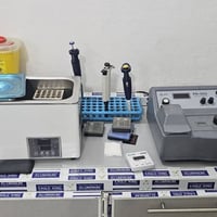 أغراض مختبر جانبي للبيع متوفر مايكروسكوب سنترفيوج جهاز هرمونات ايكروما...