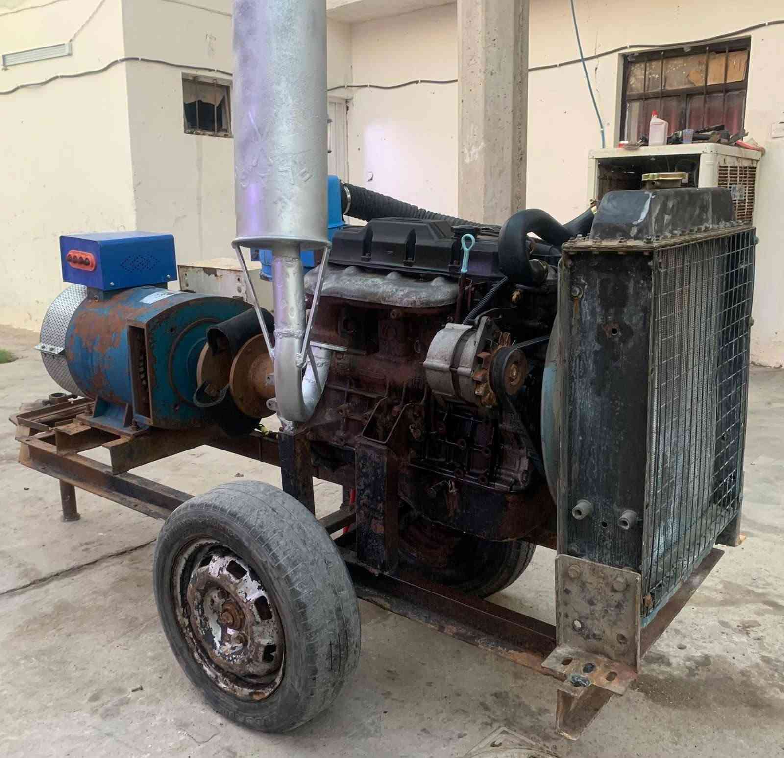 للبيع مولده كيه 3000  راس توليد 30كيفي بيه ضعف بل بم كاز الا باترين يالله تشتغل السعر عشر ورقات وبيها مجال مكان المحموديه الهاتف ***********
