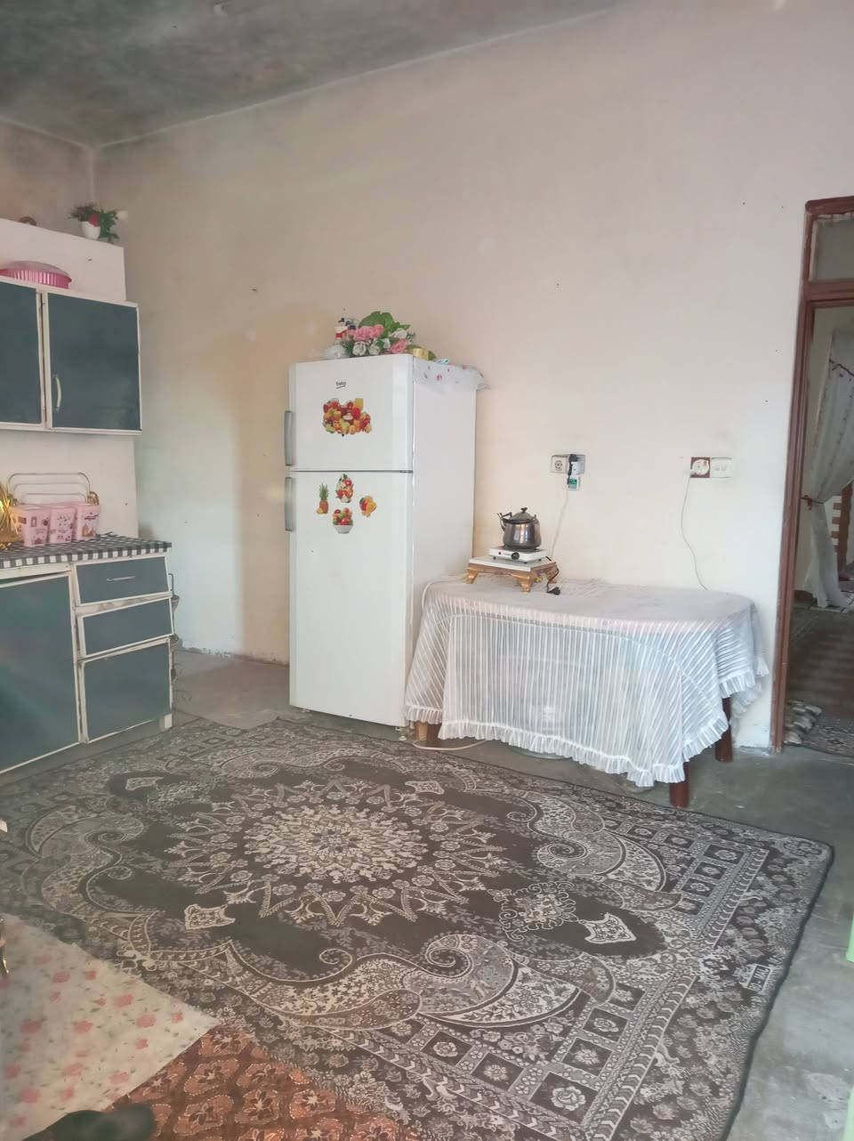 السلام عليكم
بيت للبيع في مجمع غدير
المساحة ٣٠٠ متر
يحتوي على ٣ غرف نوم واستقبال وهول وصحيات داخلية وخارجية 
والبيت يحتوي على غطاس للماء خاص بالبيت 
السعر ٥٠ مليون 

رقم الهاتف:  ***********
