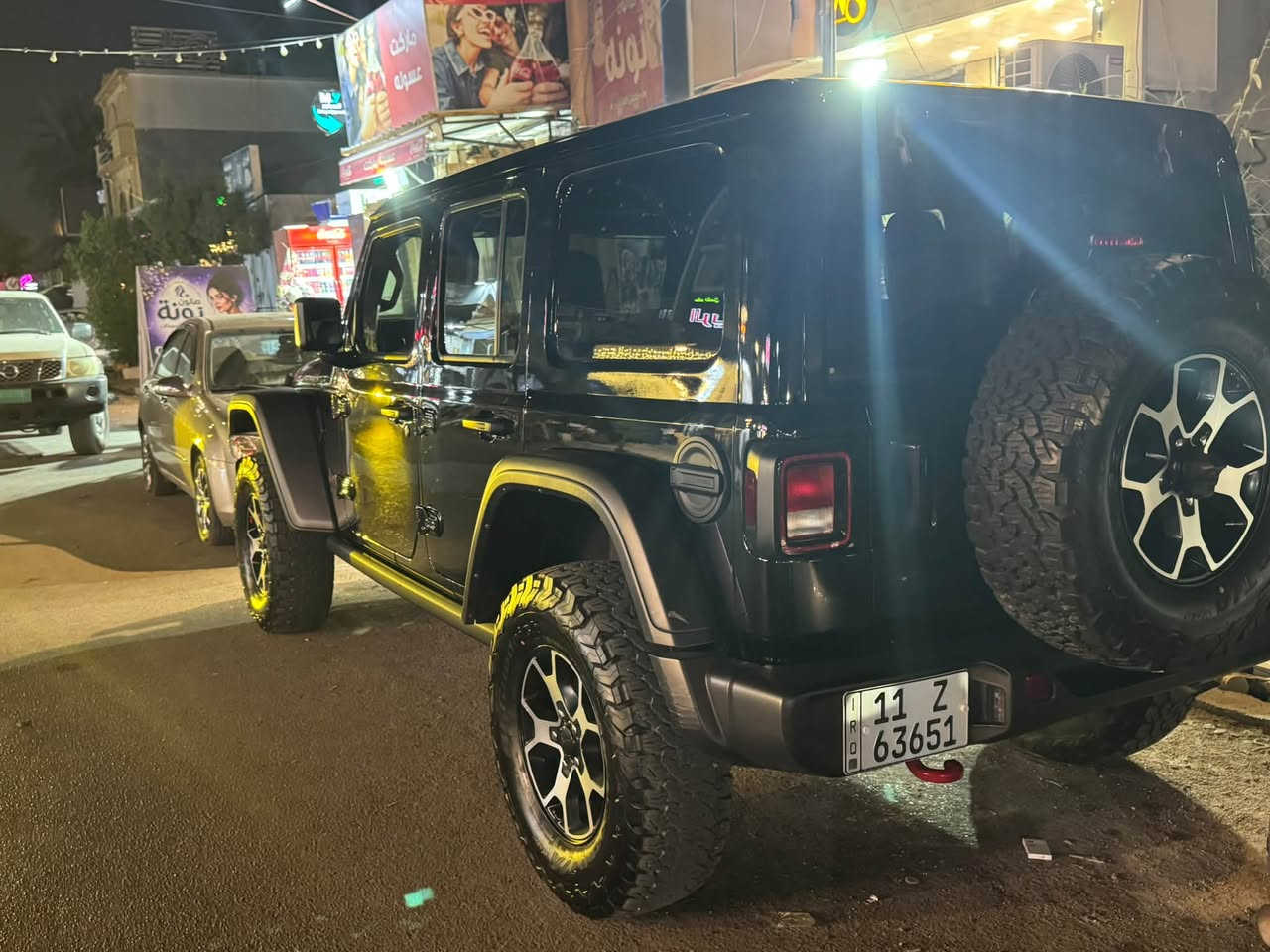 السلام عليكم
جيب رانكلر ٢٠٢٣ 
استيراد خاص من الوكالة من امريكا
زيرو ماشية ٢٥٠٠ ميل
رايبيكون كفالة عامة السيارة
السعر المطلوب ٣٣٥٠٠
للاستفسار ***********
مواصفات الرايبيكون معروفة 
مكان السيارة حي القادسية خلف مستشفى اليرموك
