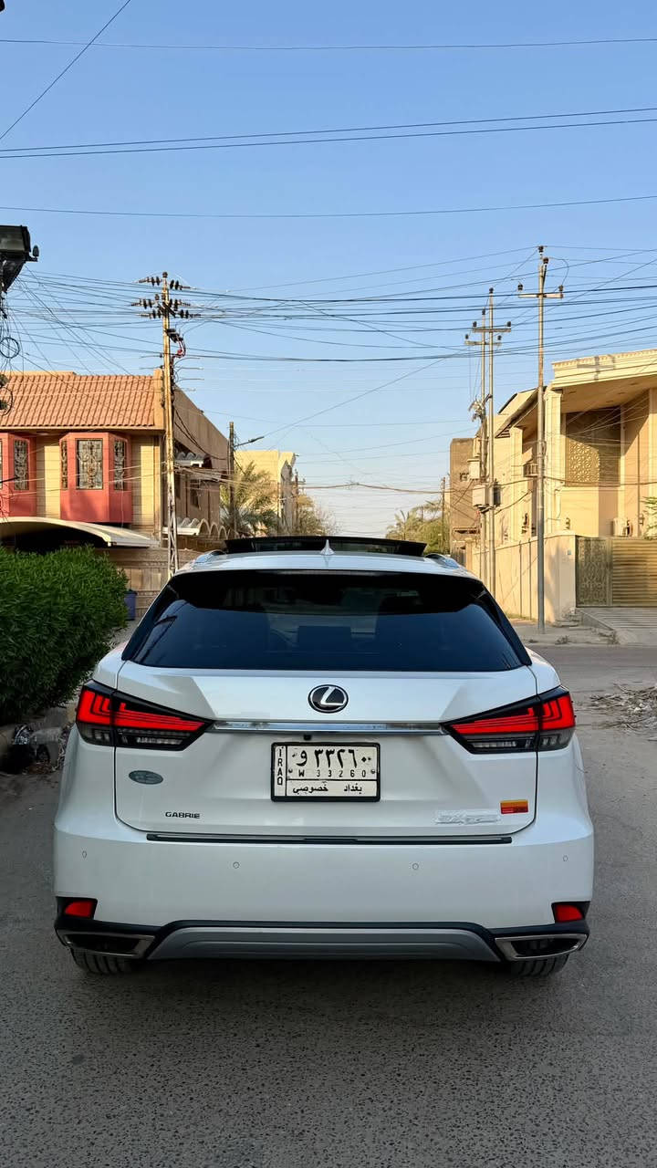 السلام عليكم
لكزس RX350 موديل 2020 وارد كندي محرك 6 سلندر 3.5 فوووول مواصفات 1/1 لكجري ع آخر حباية ماشية 89 الف وشرط أنا المالك الاول الهـا جانيها من 2020 

مواصفات 

-تبريد تدفئة كشنات
-كامرات 360 
-هيتر بالمري 
-بانوراما 
-كشنات جلد بوضع الوكالة 
-كشنات امامي خلفي كهرباء 
-خزن ميموري 
-جنطة كهرباء 
-بردات خلفية بلادي
-جام خلفي مضلل بلادي 
-تحديد مسار 
-نقاط عمياء 
-رادارات 360
-مري شفط 
-وبيها خير من الله مواصفات بعد 

السياره كاملة مكملة مال جناي صارلها عندي 6 سنين وحيللل نظيفة وارد كندي داخلة كفالة وهنا بالعراق صار بيها بابين جهة العبري ومبدلهن اصلي وكالة من الإمارات أنا رايح مشتريهن بيدي بس البيبان اشتريتهن بـ60 ورقة وباقي السيارة كلة كفالة عامة للأخير 

سعر السياره 275 ورقة وبالعافية ع الياخذها 
مكاني البصرة الجنينة شارع البهو 
رقمي 
***********

