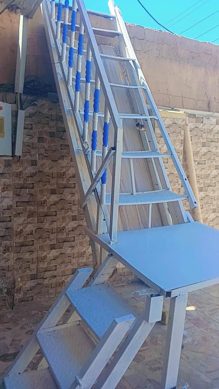درج حديد نظيف جدا طوله  4 أمتار 
النجف الاشرف 
***********

