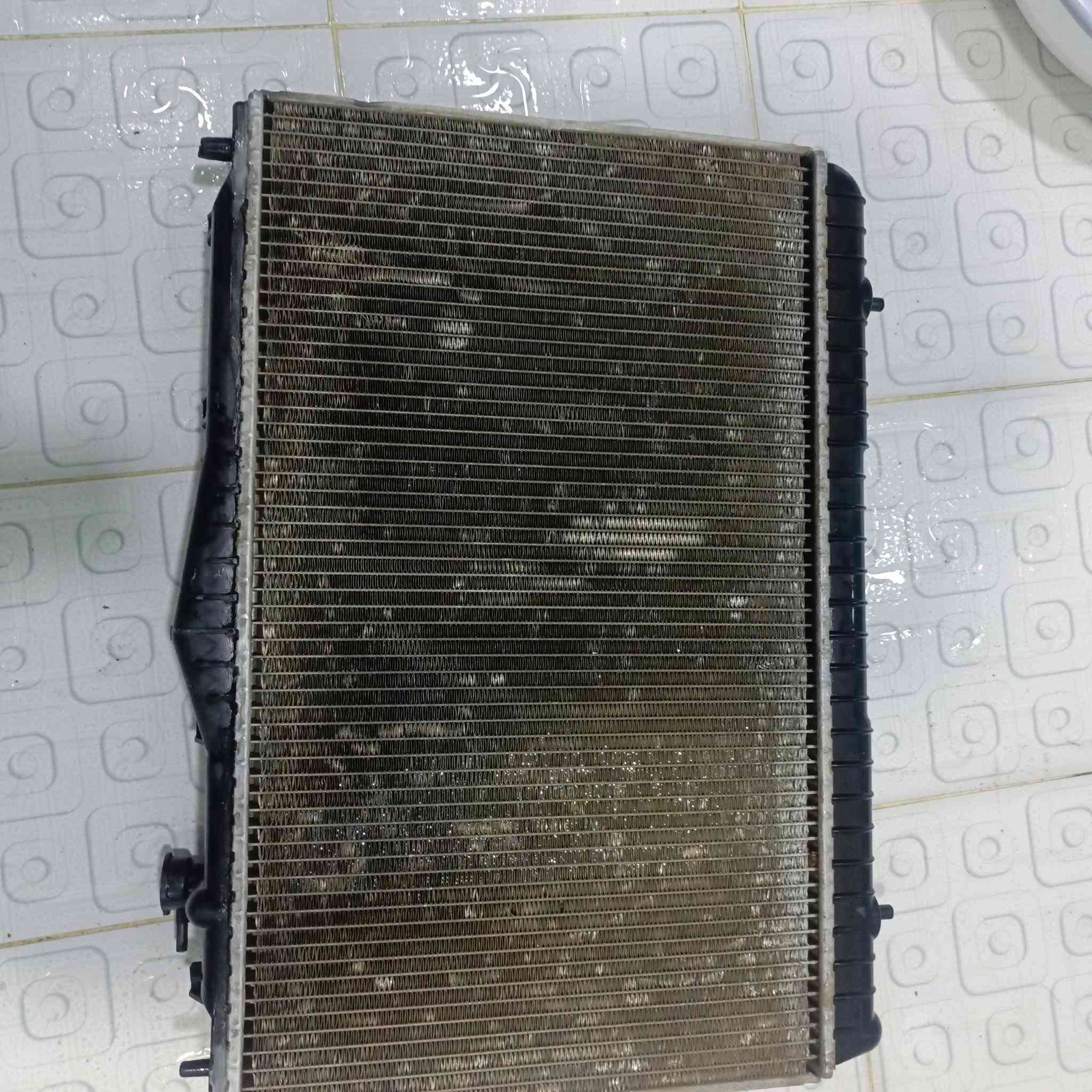 راديتر ماء سوناتا 2نضيفه السعر ٤٠ ألف المهنم يتصل ويدلل مكاني كربلاء المقدسة *********** يوجد توصيل
