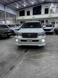 لاندكروز للبيع 2010  سعر245وبيها مجال  07860102123