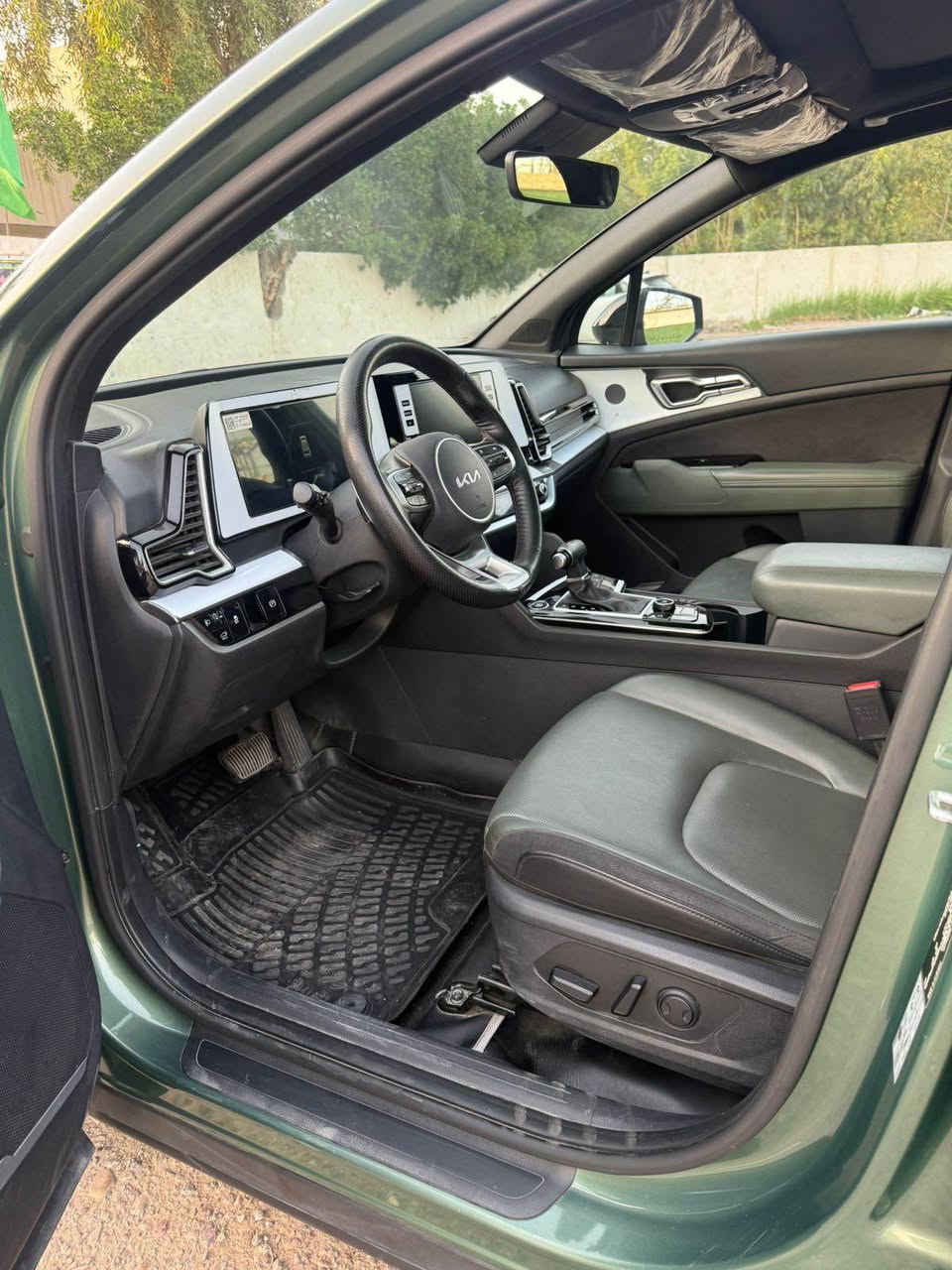 للبيع 🔥
كيا سبورتج 2024 (Black Edition)
Kia Sportage 2024

✔️ ماشية: 41 ألف
✔️ لون زيتوني مميز
✔️ وارد خليجي
✔️ داخلية لونين (تصميم رياضي فخم)
✔️ سونار (حساسات)

📍 الموقع: بغداد – شارع فلسطين / شارع الظلال

💰 السعر: 21,500 (قابل للتفاوض)

🔹 السيارة نظيفة جداً واستخدام شخصي
🔹 ملاحظة بسيطة: الدعامة الخلفية مصلّحة بشكل مرتب

جاهزة للفحص وما تحتاج أي صرف 👌

#كيا #سبورتج #كيا_سبورتج #Sportage #Kia
#سيارات_بغداد #بيع_سيارات #سيارة_للبيع
#BlackEdition #خليجي #SUV #2024

📞 للتواصل خاص أو اتصال

*********** بغداد, العراق
