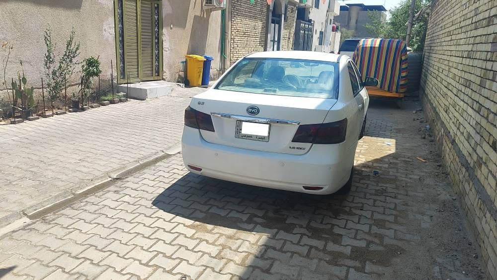 سيارة byd G3 موديل 2016 خصوصي 
رقم بصرة راعيهة موجود 
سنوية مجددة للـ 28
محرك وكير بلاد اوتوماتيك 
التبريد شغال
تحكم ستيرن
كهربائيات شغالة
مكاني بصرة 
السعر  45 وبيهة مجال
رقم الهاتف *********** البصرة, العراق
