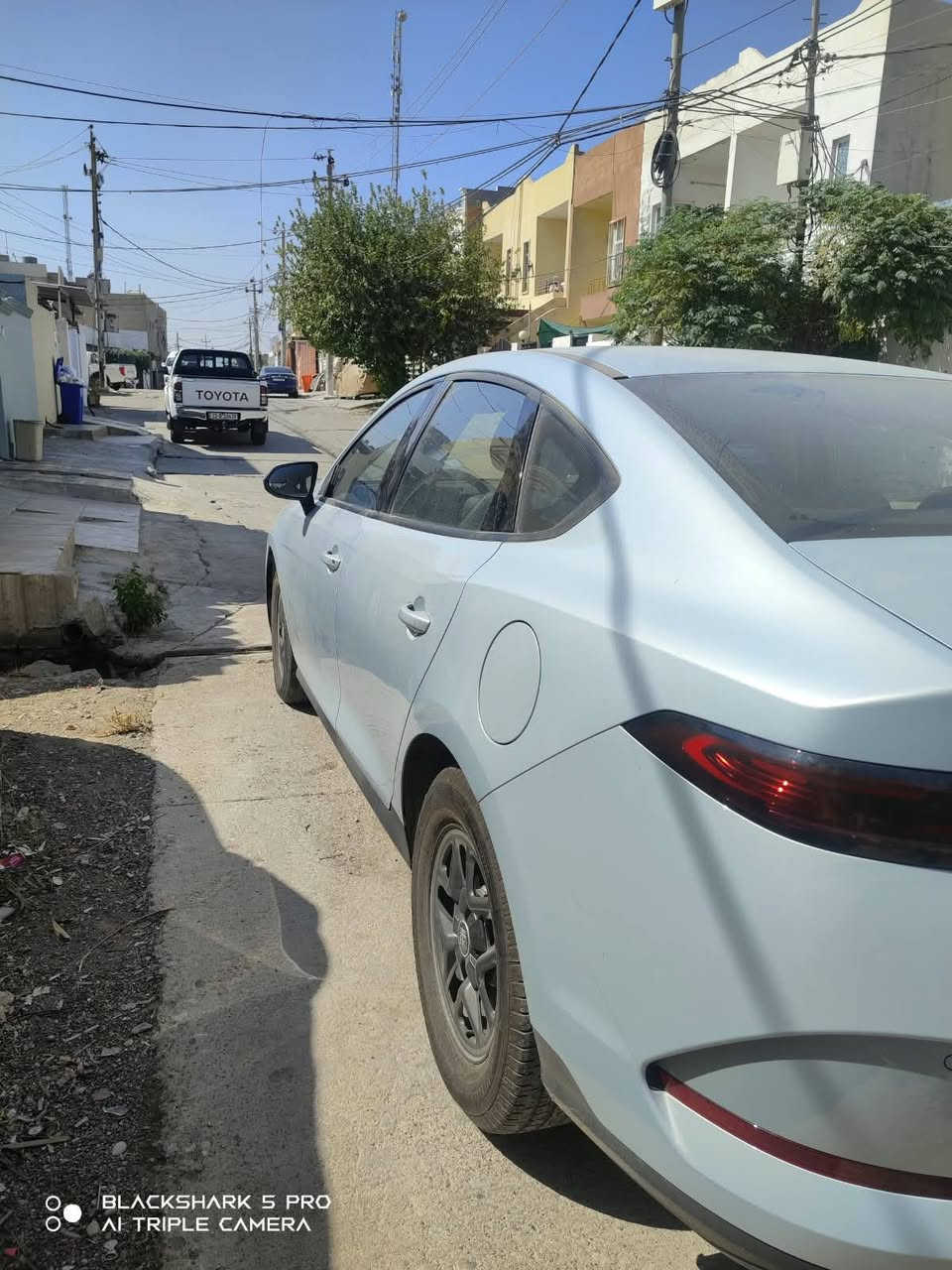 BYD 2025
رةنگى سمنتى داخل زيتونى سةيارةكة كليتة 40km رؤية هةموو شتى بةشةرت سعرى 138 مجالةكى كةم 
***********
هةواير أربيل, العراق

نص مكتوب في الصور:
- BLACKSHARK 5 PRO AI TRIPLE CAMERA
- BLACKSHARK 5 PRO
- AI TRIPLE CAMERA