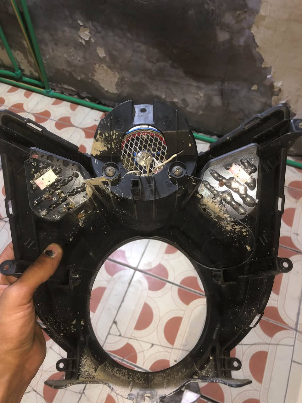 سواد مازده جبلي ياباني بلاديييي هوه وكتفاته وعقله
⭕️عدسه بلاديه 
⭕️عقل مال عدسه 
⭕️٤ كتفات مال عدسه
⭕️سواد بلادي املح 
⭕️اشاير بلاديات 
⭕️مازده جامتها مابيها شي كفرها الخلفي تعبان
شلعه وحده ب ٧٠ تعاملني ابد لان بس العدسه ديبيعوها ب ١٠٠ وتجاري اني ابيعلك اصلي.    //////////////// ***********
