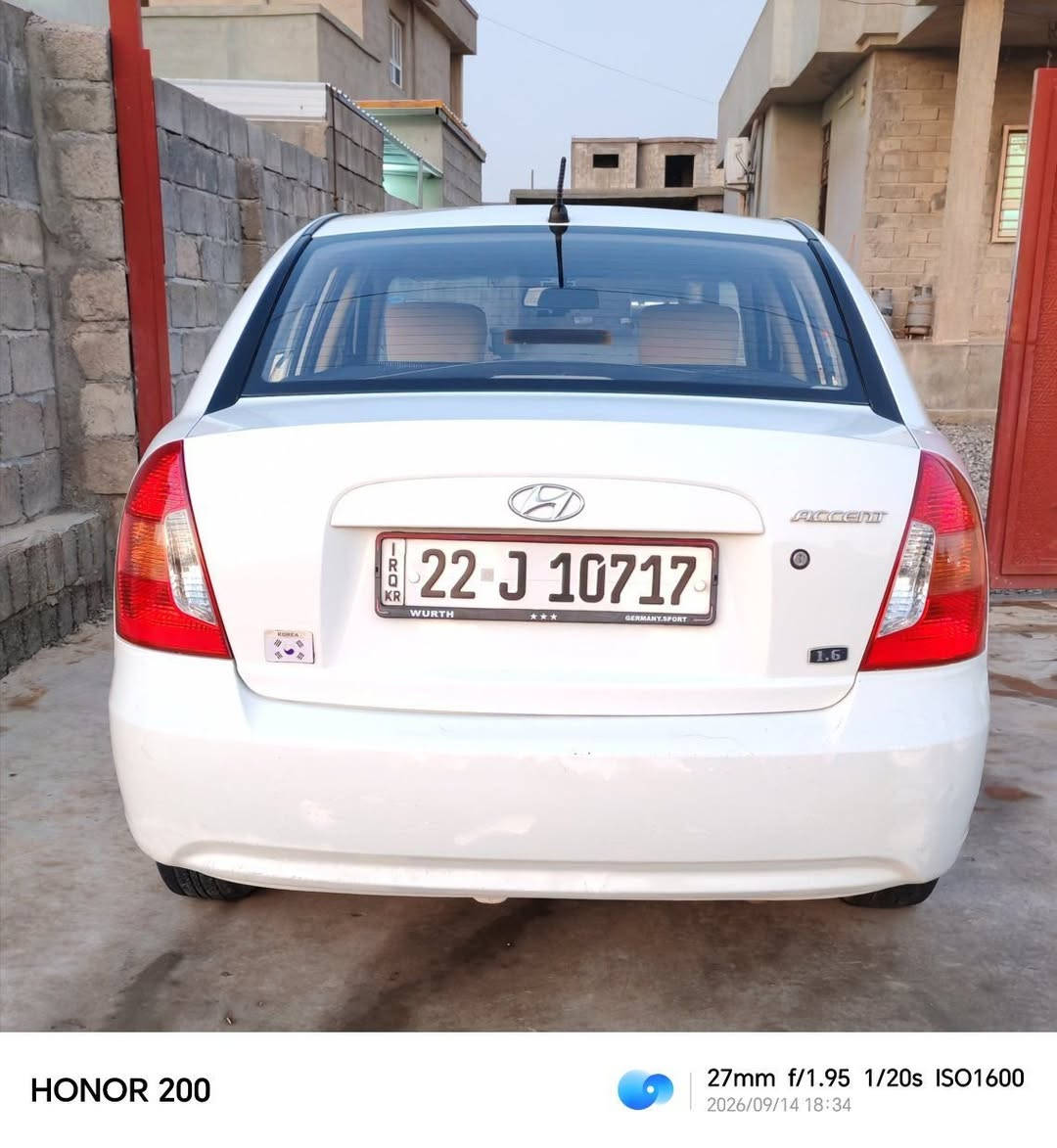 للبيع: هيونداي أكسنت 2011 (خليجي)
​المواصفات:
​المحرك: 1.6 بلادي (VVT)
​التبريد: شغال ممتاز (ثلج)
​المسافة المقطوعة: 191,000 كم 
رقم أربيل دولي. 
​السنوية: باسمي ومجددة لغاية 2030
​الاضرار والحالة:
​تبديل جاملغ أمامي يمين . 
​تعديل بارد في أماكن متفرقة. 
​السيارة جاهزة للاستخدام
​للتواصل :***********

نص مكتوب في الصور:
- HONOR 200 | Portrait