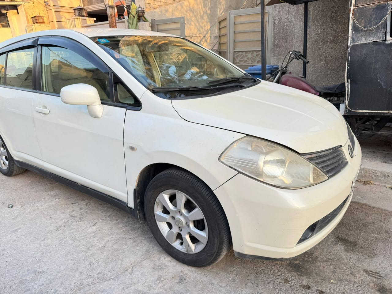 تيدا 2007 خليجي محرك 1600كفالة كير ومكينة وكهربائيات
باتري جديد وزوج تايرات امامي جديد 
بيها كم قطعة صبغ بس ابيع حزام 
تبريد شغال ورقم انكليزي باسمي تحويل ثاني يوم 
مكان بغداد حي العامل للاتصال ع الرقم 
***********
سعر 65وبيها مجال بسيط

