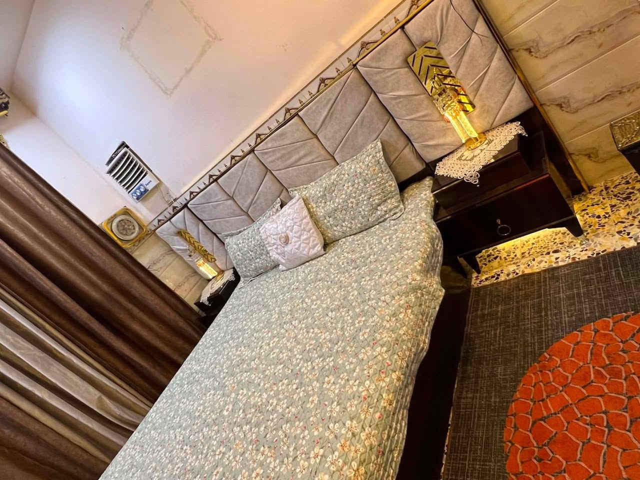 غرفه صاج سعرها 750 نقل وشد علينه ما بيها كل ضرر ونظافه 100/100 ارجو الاتصال عل هاذا الرقم ***********
