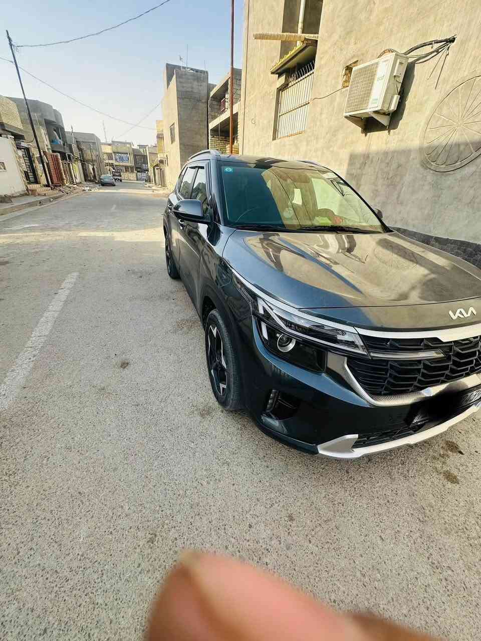 سلام عليكم
(كيا سيلتوس) موديل 2024 وارد امريكي محرك 2000 المرغوب ماشيه 21 السياره فول عدا الفتحه (بصمه+شاشه متصله+كشنات تدفئه تبريد+رادارات) وبعد بيها مواصفات،، السياره ضربتها واصله للراديتر فقططط البنيد امبدل والجاملغين راجعات بارد صور الحادث موجود اتصل وبيك خير وتدلل 
السعر 155 وبي مجال ...***********
