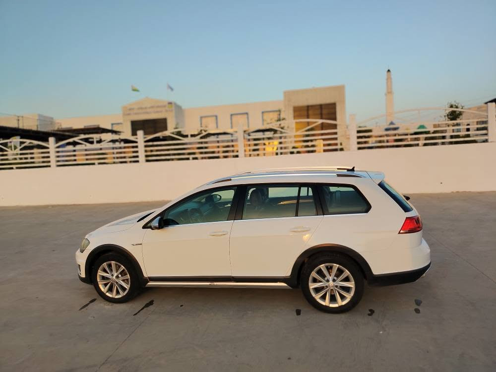 WV GOLF ALLTRACK 2017
كولف 2017 مواصفات التراك
- محرك 1.8 تيربو
- مقاعد جلد لون مشمشي
- مقعد امامي هيتر و كهربائي
- كير شفط
- تبريد مركزي
جاملغ و بنيد صبغ بدون ايرباك
كير، محرك و كهربائيات كل بشرط
سيارة بأسمي تحويل وكالة بشرط
سعر 105 و بيها مجال
 *********** أربيل, العراق
