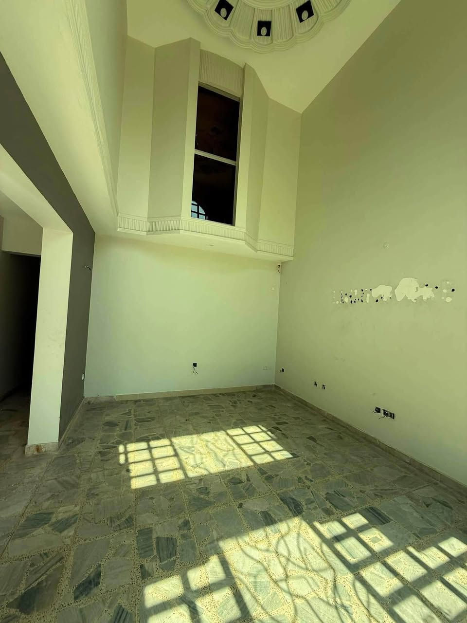 🔱 دار كلاسك في عرصات الهنديه ( تجاري )لـلايـجـار 🔱

عنوان الدار :- 📍عرصات الهنديه جهه السده

♦️ الـمــســاحــه : 150 مــتــر 

✨ للشركات  فقط 

🛑 يـحـتـوي الـدار عـلــى  : 

-  كراج 
- صاله
- غرف النوم عدد 4 و مجموعه صحيات
- مطبخ  
- بـدل الايـجـار  السنوي مناسب ✔️

*********** مهندس اسامة
