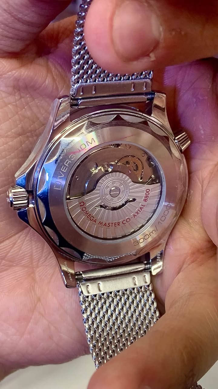 omega 007 سوبر ماستر
اوتوماتيك قفال بحري
مقاومة 300 متر تحت الماء
سير حصيرة
قفل اصلي
رينك دوار
زمبلك التنفيس شغال
السعر 100 الف شامل التوصيل
***********
