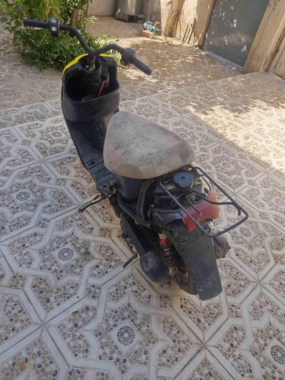 للبيع. شرط  مكينه شاصي معدل تشغيل هندر واحد مكينه ما مفتوحه شرط بس شويه ترتيب يعوزو السعر 85 وبي مجال قليل للاستفسار ***********....***********
