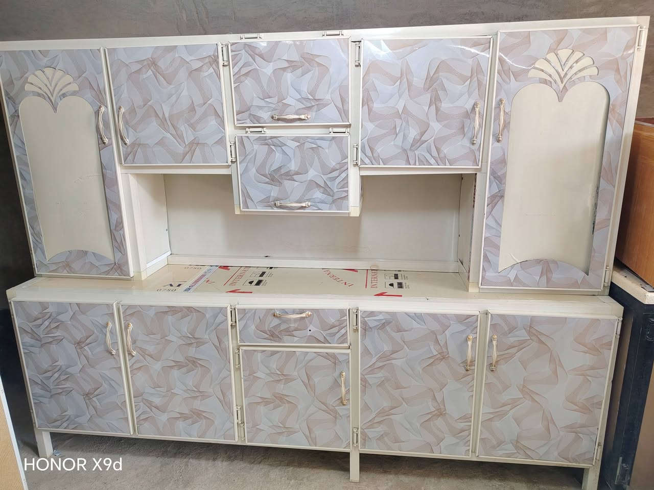 السلام عليكم ورحمة الله وبركاته
مجموعة كاونترات للبيع كلهن تسكام نضيف بشكل اخو الجديد فقط واحد بيهن سوكي والباقي كلهن تسكام
عنوان واسط *********** بيه وتساب اتصال
تفاصيل أكثر خاص *********** بيه وتساب اتصال

نص مكتوب في الصور:
- HONOR X9d