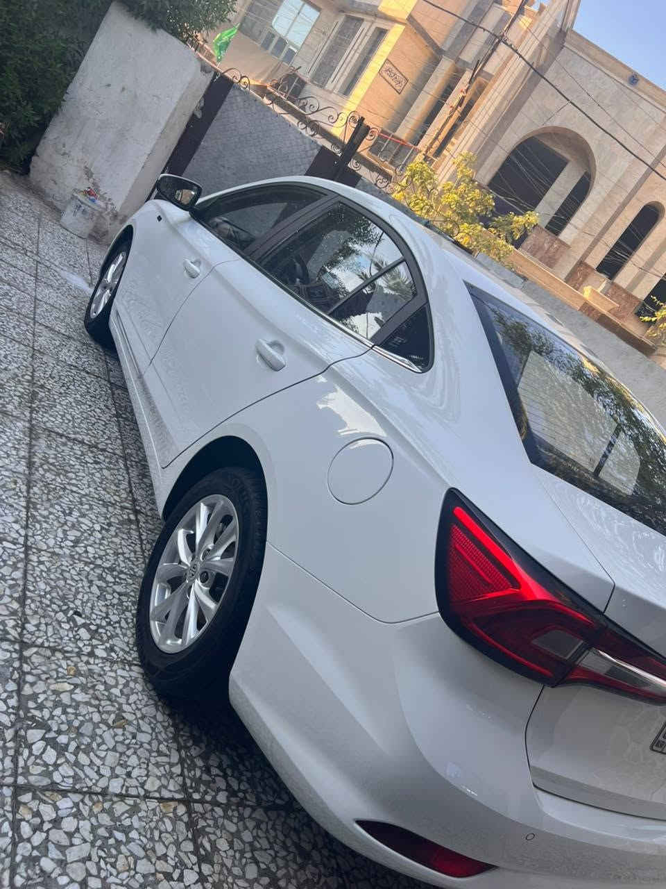ام جي 5 • موديل ٢٠٢٤ • ماشيه ٢٠٠٠٠