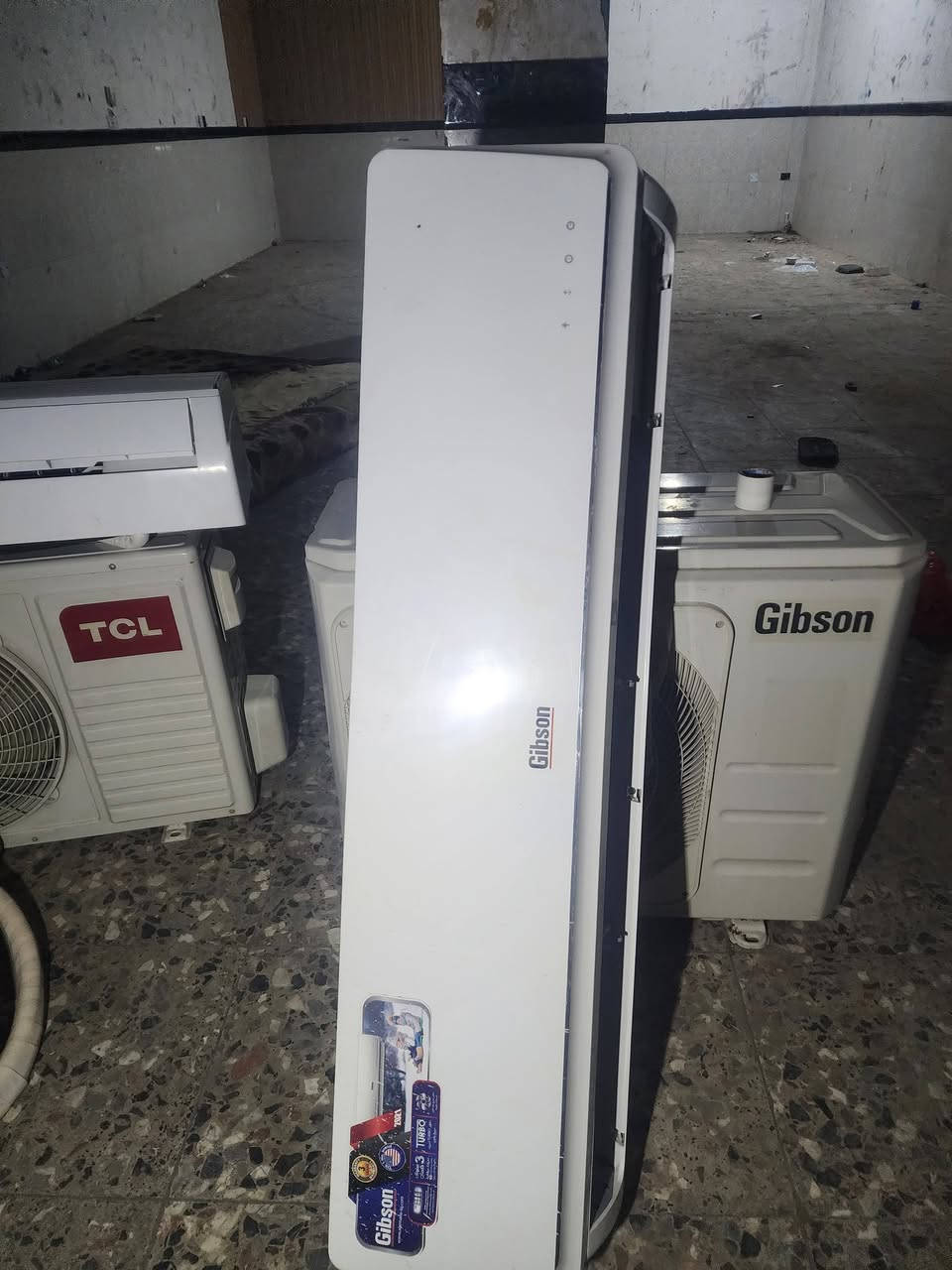 سبلت TCL اخو الجديد 2طن سعر 350كامل و وسبلت جبسن نقص بواري و غاز نضيف بس بي ليك و و مصلح سعر 250 كربلاء الحر تصل ***********

