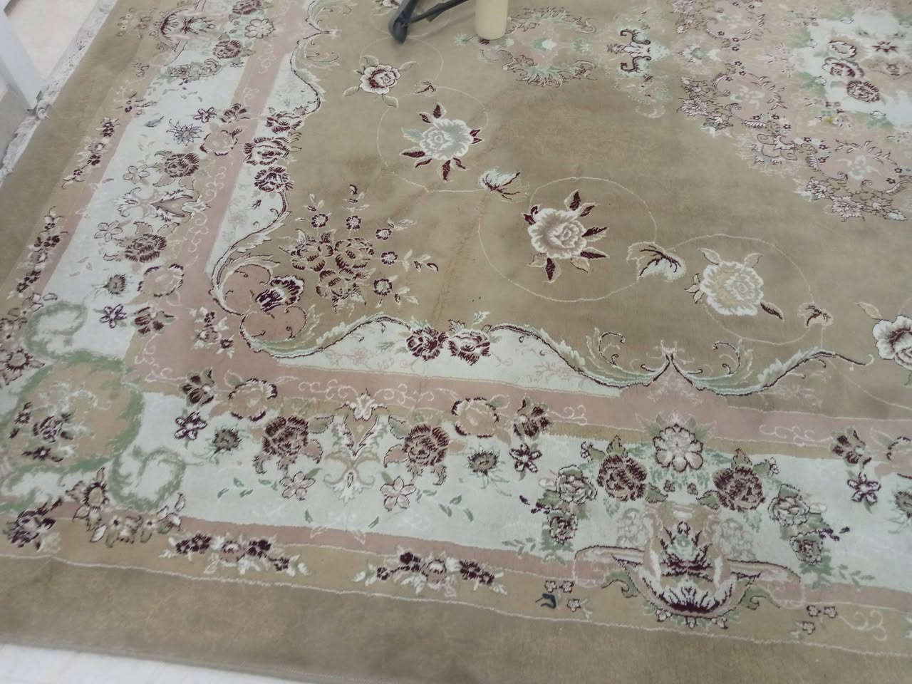 للبيع ثلاث سرير نوم وكنتور وزوليه و مرايه الكل2030المكان كزنزان ***********

