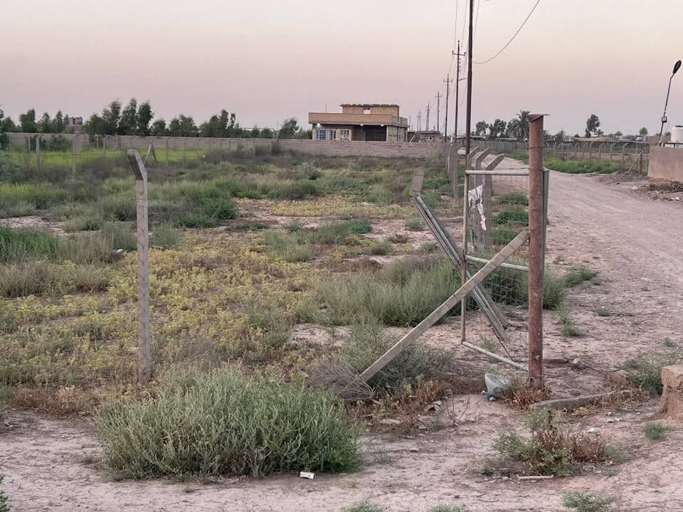 السلام عليكم 
دونم للبيع قرية الخنساء بين الجسر الفرنسي و الخنساء 
مسيح بي آر سي 
ركن على التبليط كهرباء موجوده 
السعر ٤٥ 
للاستفسار 
***********
