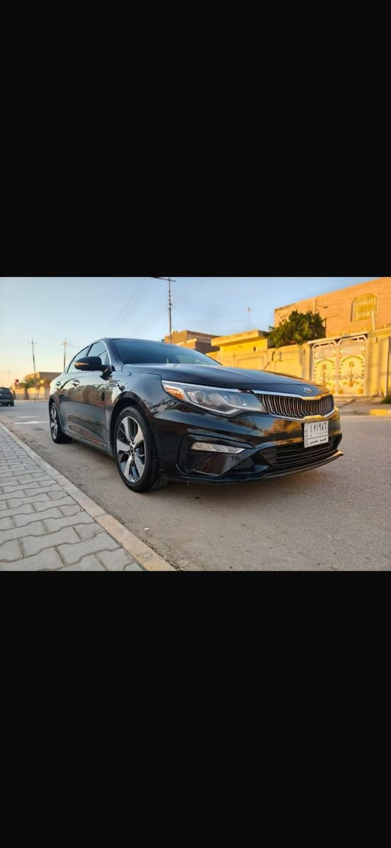 سلام عليكم للبيع كيا اوبتما مواصفات S 
حساسات 
رادارات اماميه خلفي جوانب 
اشاير بالمري 
تحكم استيرن 
سياقه ذاتيه  تحديد مسار 
كشنات جلد تدفئه 
كشن سايق كهربائي 
ويل كروم حجم 18 
مكينه 2400 
بنوراما 
بصمه وترحيب ابواب 
ماشيه 137mil
شاشه جبيره وباقي المواصفات المعروفه 
رقم قادسيه معوقين بعدله اقل السنه تصير حره وكاله بأسم المشتري  الاستفسار  الاتصال على الرقم *********** يتوفر واتساب  مكاني ديوانيه  
السعر  125 وبيه مجال للطيبين
