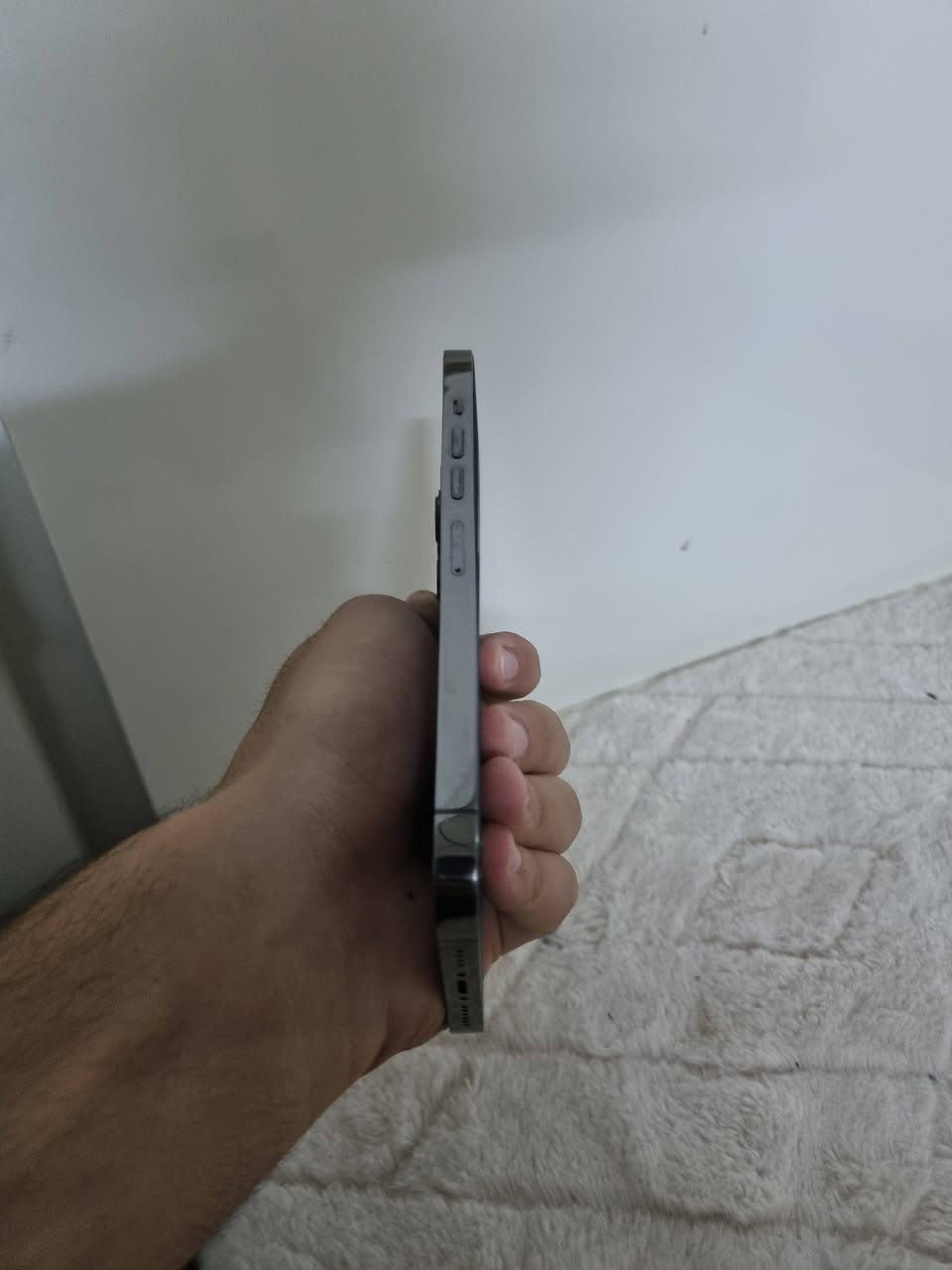 سلامو عليكم ايفون 13 جهاز امبدل كامره خلفيه جهاز اي عيب مابيه ما عدا كامره خلفي كله بلاد بطاريه 75 شرط ميصرف شحن 256 كيكه سعر جهاز525 بيه مجال 
***********
