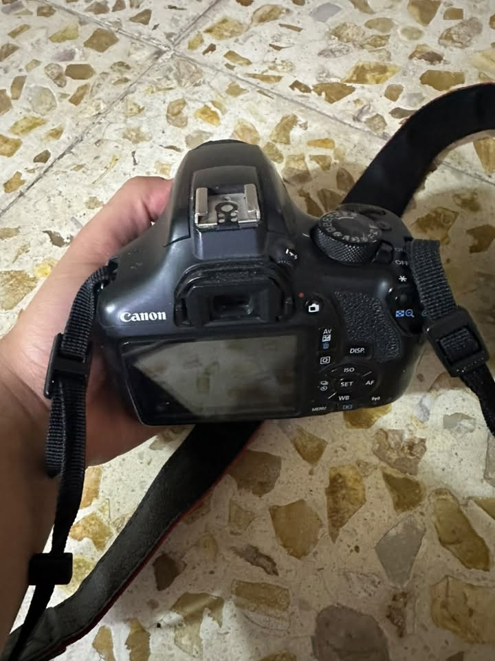 كامره لبيع كانون 1300D نضيفه استخدام شخصي الرقم ***********

