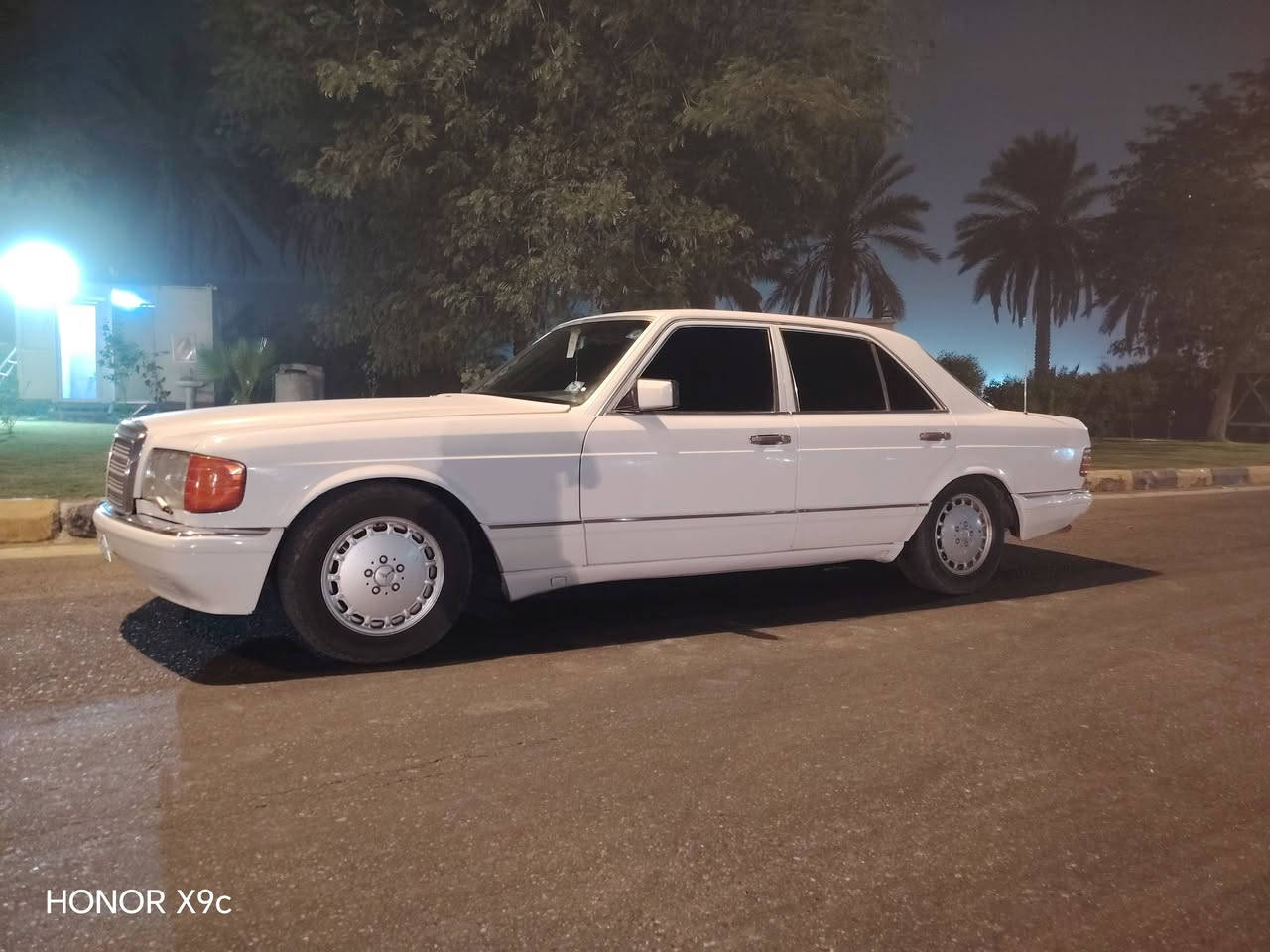 موديل ١٩٨٧ • رقم بغداد • فتحة سقف