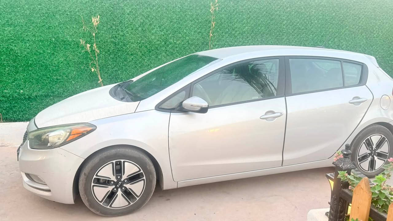 السلام عليكم
كيا فورتي موديل ١٦ هاتشباك محرك ٢٠٠٠ gdi 

كير AT المرغوب سياره نظيفه على كد بيت ودوام كير ومكينه مكفولات بدلتلها منظومه تبريد كامله وصدر جديد يعني التبريد مالتها ثلجج السياره ماشيه 92 الف ميل 

السياره غرفتها نظيفه و مداريها السياره  بالدهن الممتاز كل الفين 

سبير السياره بعده مانازل موجود وياها 

مبدل الها تخم تايرات قبل ٥ اشهر 

رقم بغداد الجديد السياره باسمي تحويل ثاني يوم 

حادث السياره موضح بالصور فقط بنيد وجاملغ بدون دواخل ومرجعات كلهن بارد السياره بدون قطره صبغ 

السعر ١٠٠ ورقه بيها مجال حك الجيه 

للتواصل اتصلو على هذا الرقم 

***********
