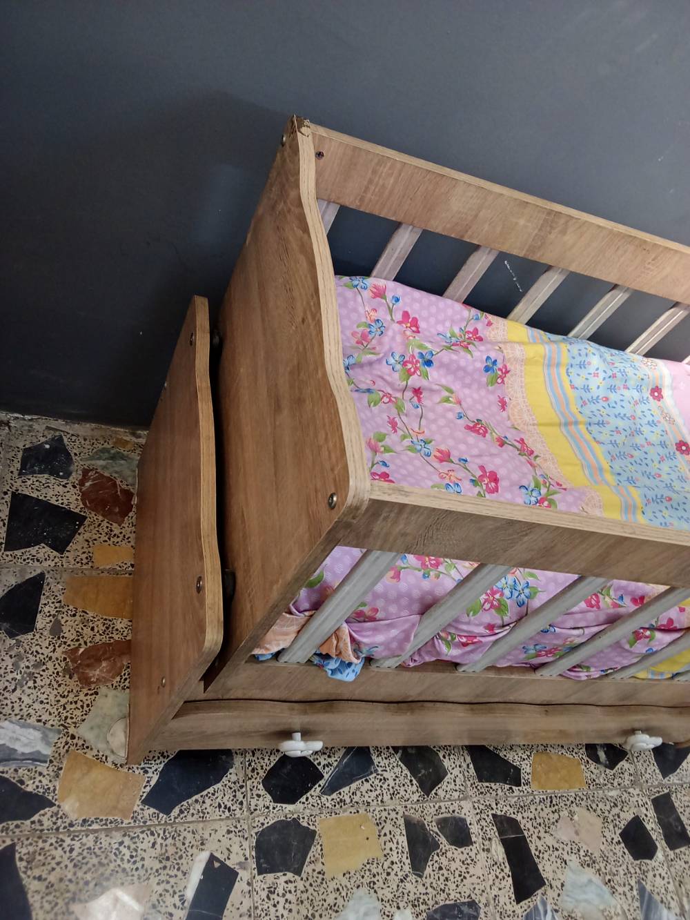 سرير طفل هزاز • دوشك • بغداد مدينه الصدر