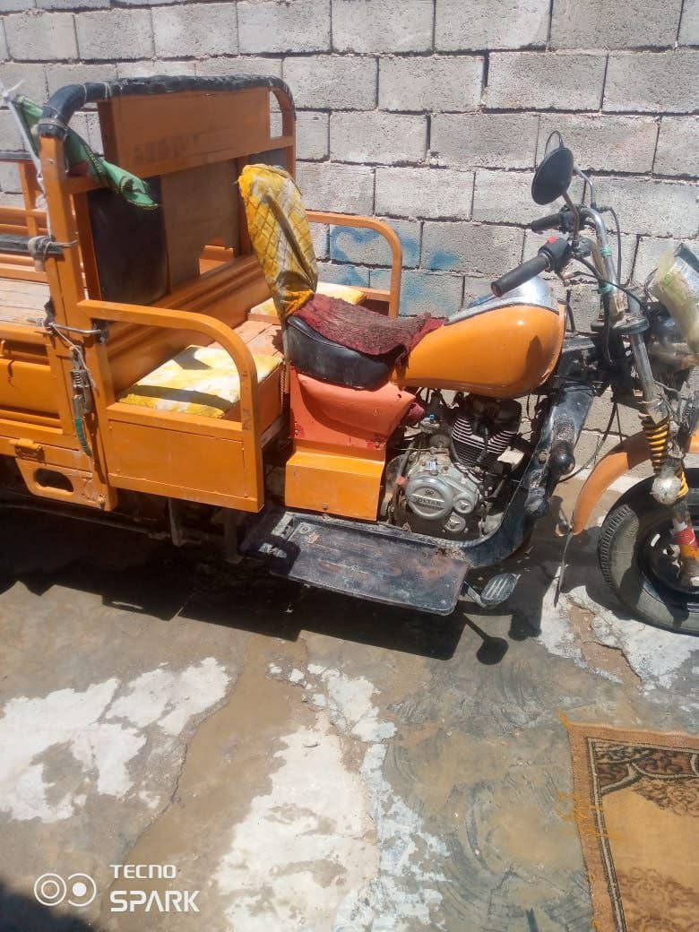السلام عليكم مكلف بالنشر ستوته للبيع نضيفه بدي نضيف شاصي مكفول كهربائيات شغاله سلف رقم راعيها 
***********.       سعرها 1600 وبيها مجال
