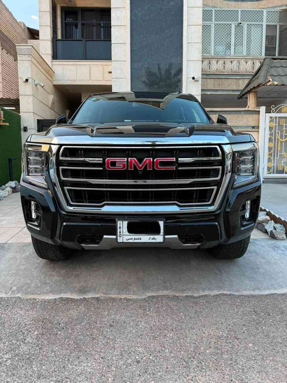 السلام عليكم
جمسي ( GMC)   يوكن  (SLT)    موديل  ٢٠٢٣ 
ماشية  قليل    ١٨   الف كيلو متر
فوووووووول مواصفات
ضمان شركة المنصور 

مكفولة من كلشي  ومغلفة    (PPF) من چانت بعدهي زيرو سعرة  ٢٥   ورقة وبي ضمان

ملاحظة  ////   اخوان هاي الفئة بل  SLT  موديل ٢٠٢٣   تجي فوووووووول  لا تقارنه بالعمية حتى بل  ٢٠٢٤  او  ٢٠٢٥   الفيشن    ما تجي مثل هاي المواصفات وجناية الجمسي يعرفون هذا الشي 

المواصفات
/ محرك  ٥٣٠٠
/ بانوراما
/ ٥  كامرات  ( محيطية)
/ كشنات جلد
/ دشبول دجتال
/ شاشة حجم كبير
/ كشنات امامية  كهرباء ومساج
/ كشنات خلفية كهرباء
/كشنات امامية تدفئة وتبريد
/ كشنات خلفية تدفئة
/ رادار امامي   وخلفي  ( توقف ذاتي )                 وجانبي ( نقطة عمياء)
/ شاحن موبايل وايرلس
/ حساسات امامي خلفي
/ جنطة كهرباء
/ فول تحكمات ستيرن
/ فور ويل 
/ ويل حجم ٢٠ كروم 
/ فول  ايرباكات تكم و كشنات
/ وباقي الانظمة فور ويل  
/ تشغيل عن بعد 
/ تحديد مسار 
/ ٣ انظمة قيادة  سبورت  و  عادي  و اقتصادي    
/نظام قطر العربات

وباقي مواصفات السيارة واضحة بالصور
رقم بغداد  السنوية بسمي ولسيارة ماخذيه زيرو 

المكان   بغداد / الكرخ      الحارثية شارع الكندي
***********
السعر    ٥٢٠    ورقة  وبي مجال بسيط حق العملة
