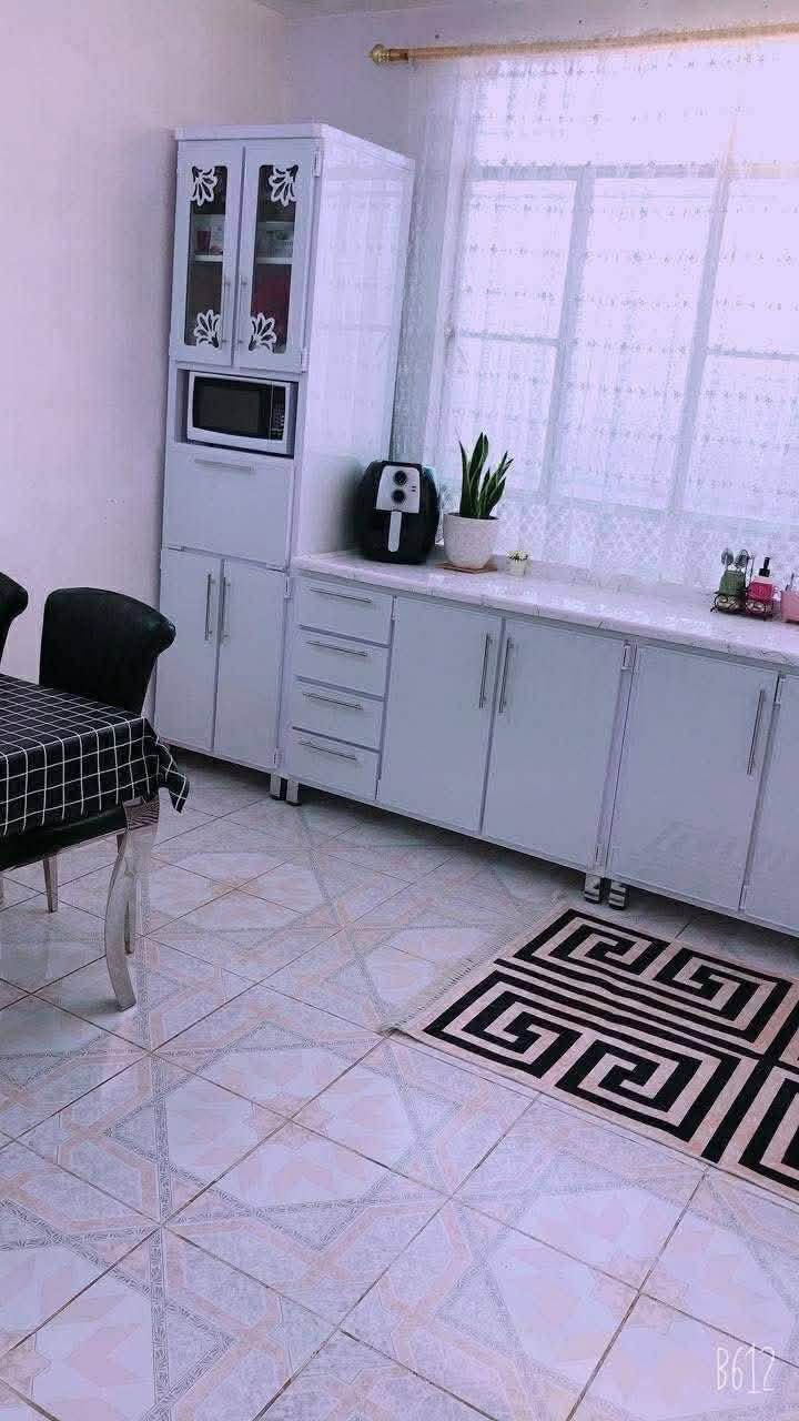 للبيع دار حي الزهراء ٢٠٠ متر شارع الخلفي لسياج روضه العبير  شارع ٨ م البيت بناء ٢٠١٠ نظيف جداً طابقين ٦ غرف نوم للاتصال 
*********** 
***********
مجتبى معله او مراجعه مكتب ضي الحسن للعقار النجف الاشرف حي الزهراء شارع الكيات
