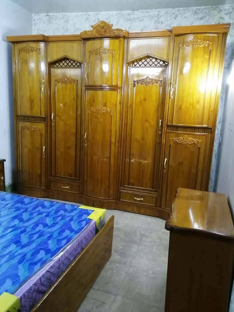 ‎غرفه اخشاب خمس ابواب ملحق للبيع ***********السعر 650صاج الزاويه كنتوريه موديل حديث اخت الجديده العنو‎ بغداد, العراق
