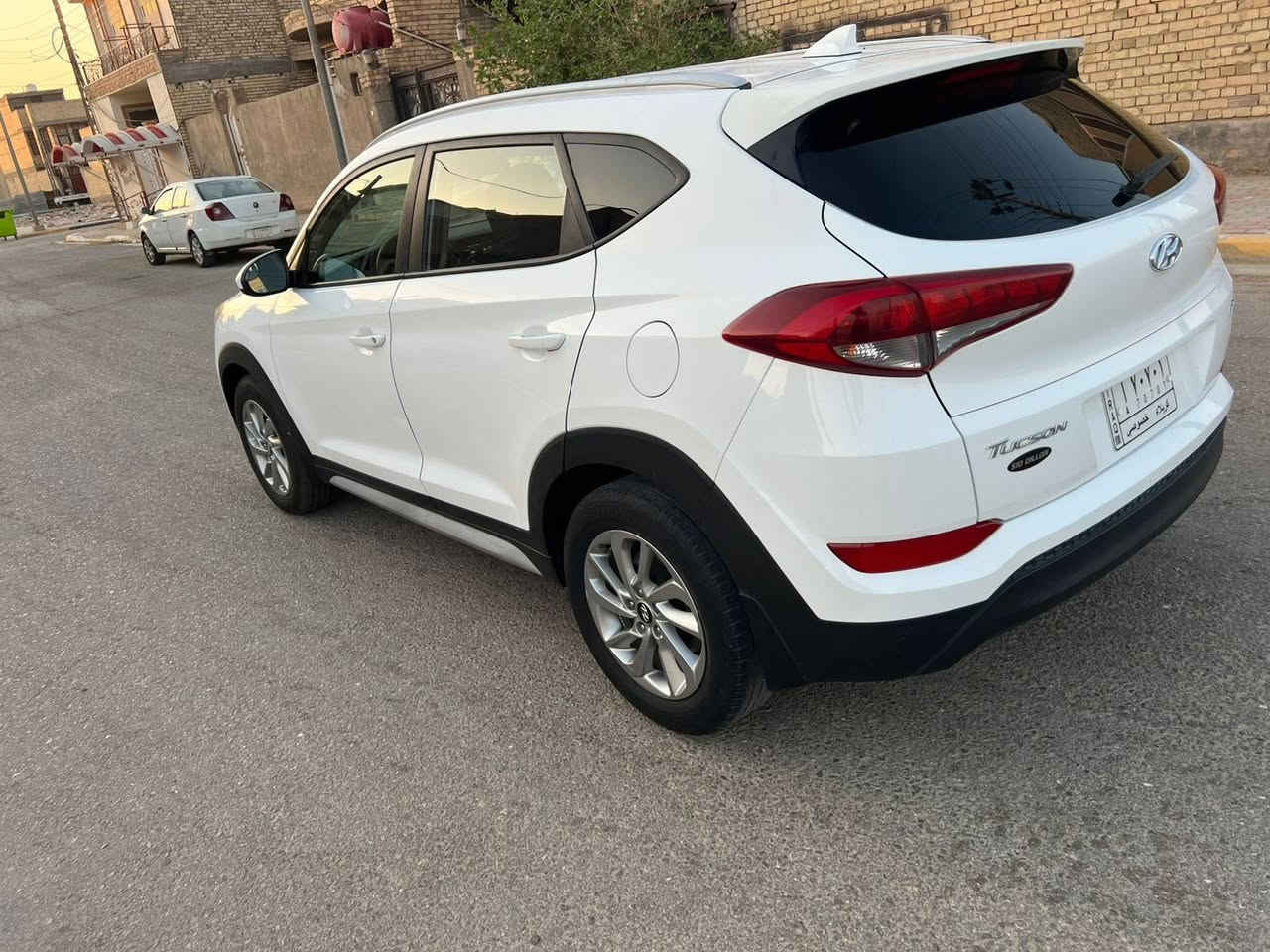 سلام عليكم 
توسان 2018 وارد امريكي فقط بنيد مبدل  
شواصي لغود كفاله 
ماشيه 49 الف 
محرك 2000 
سياره مال جناي عل ايد وحده 
جاهزه من كلشي اي نقص ماكو 
سعر قفل قفل 142 
للاستفسار اتصل عل صاحبه اني مكلف للنشر 
                ***********. مكاني كربلاء
