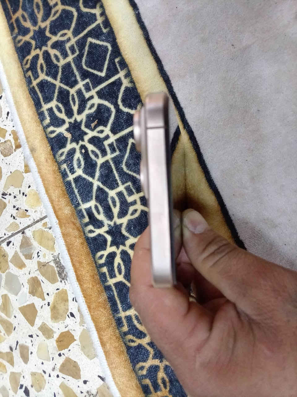 ايفون ١٦ برو ماكس • بطارية ٩٠٪ • الحسينية السكلات