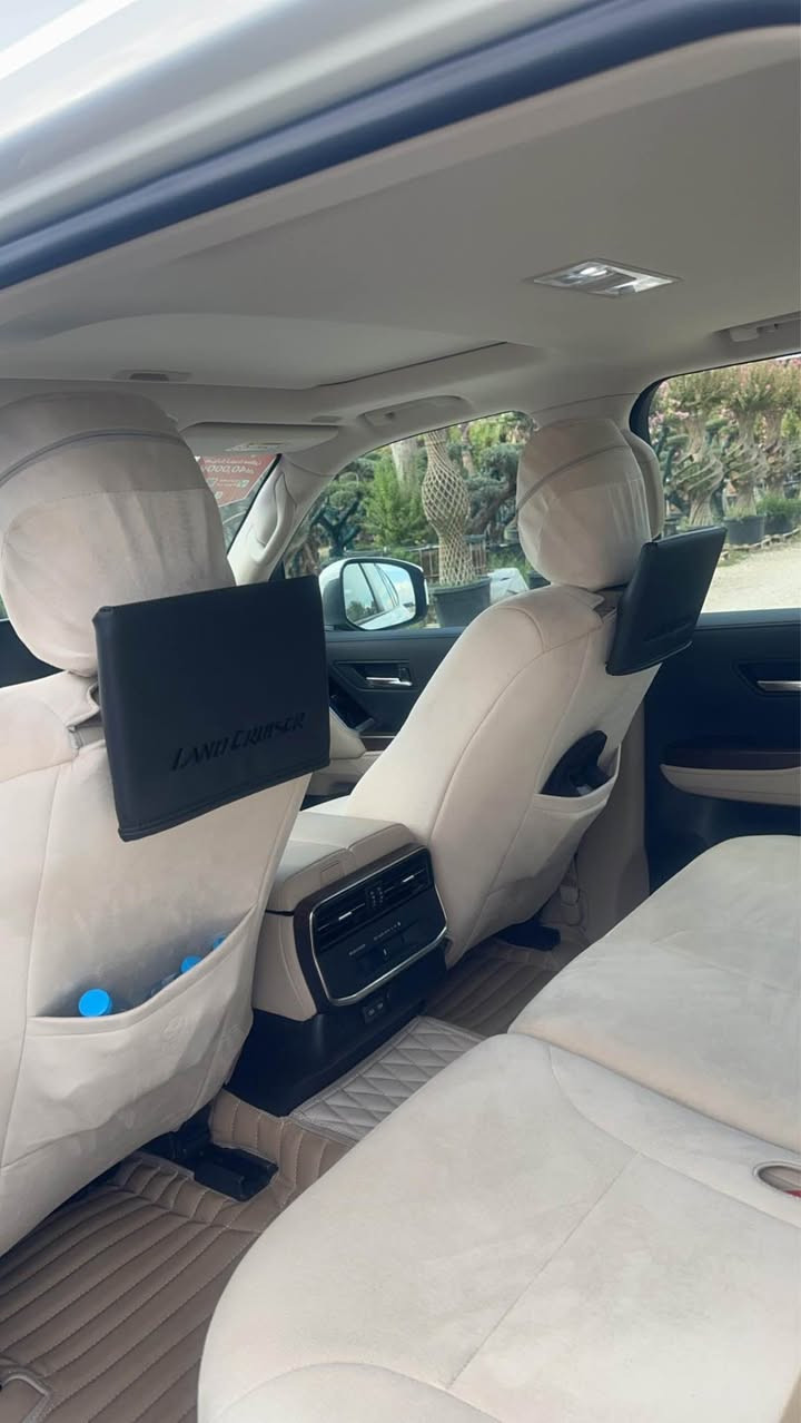 Land Cruiser 2024 GXR limited 
Be boyax
Be sard 
Be shwxt
Zamane sharekae saz 
Tanha 19000 km roshtwa
*********** Singapore
