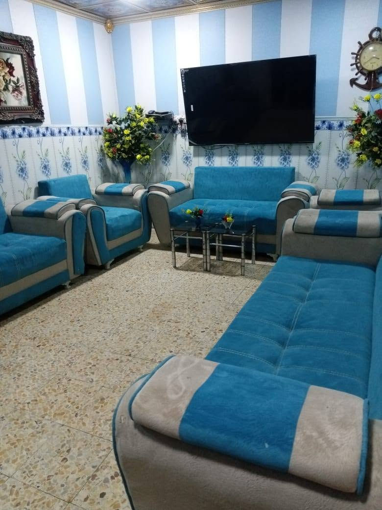 تخم نضيف كلش اخو الجديد اسفنج عالي استعمال قليل السعر 300 وبيه مجال قليل المكان الحيانيه موسى الكاضم عل مستطيل ***********
