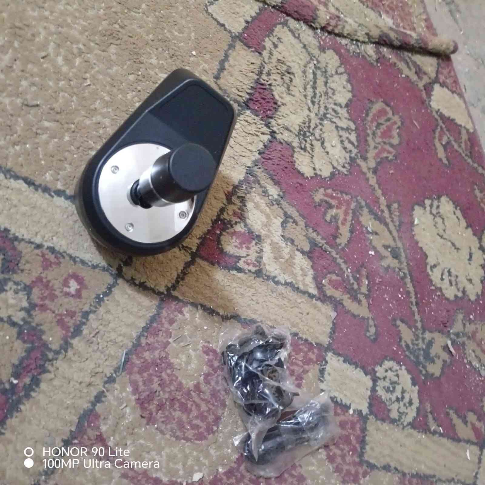 دركسون ابلي 3 للبيع السعر خاص في الموصل لايوجد توصيل ***********

نص مكتوب في الصور:
- HONOR 90 Lite
- 100MP Ultra Camera
- O HONOR 90 Lite