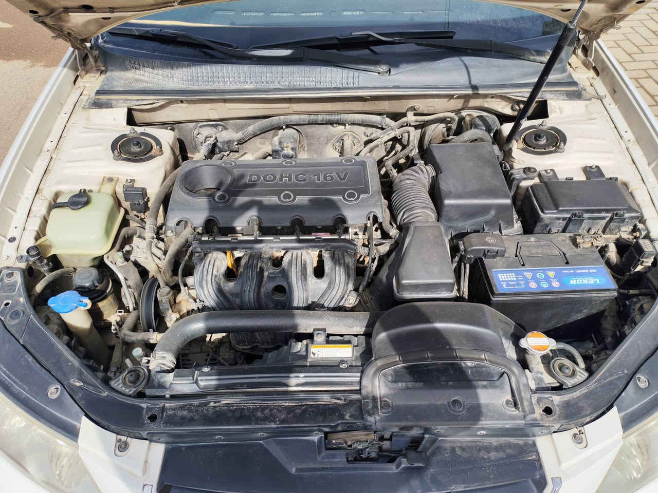 السلام عليكم جميعاً سيارة 🚘للبيع نوع سوناتا مواليد 2009 ألون أبيض محرك 2000  سيارة🚘 جاهزة رقم بغداد مكان السيارة بغداد *********** وشكرا السعر 105
