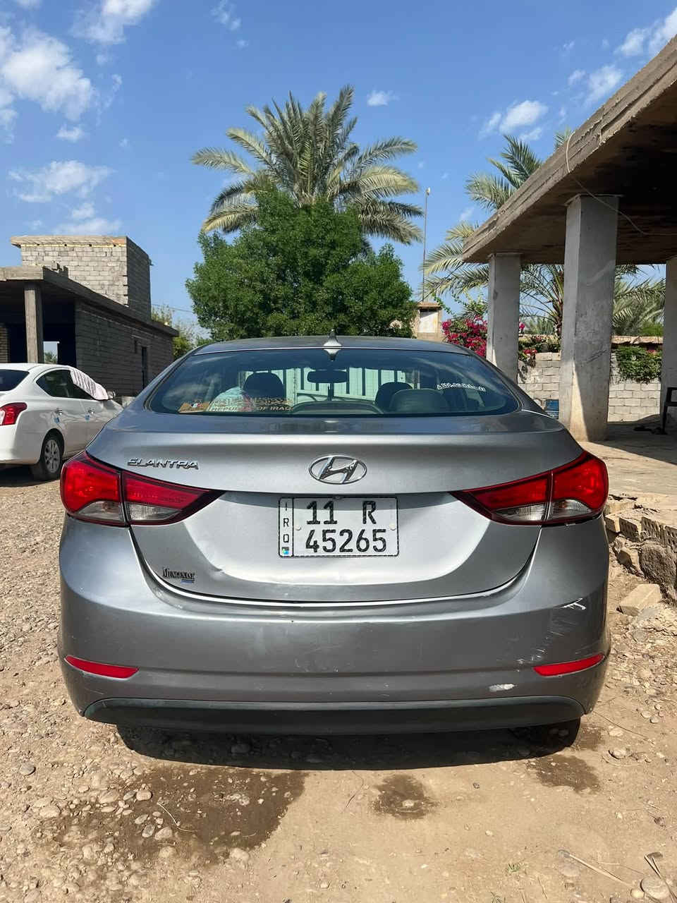 الانترا للبيع موديل15            امريكي                    محرك مكفول بيه بس حادث جنطه فقط الباقي كله كفاله عامه محرك 18000           السعر 116بيه مجال بصيط                                       رقم الهاتف ***********
