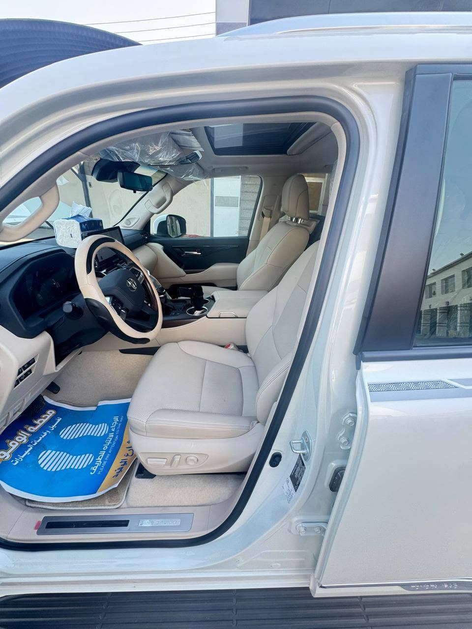 للبيع: تويوتا لاندكروزر GXR موديل 2025 (أخت الزيرو) 🚗✨
:للبيع: تويوتا لاندكروزر GXR موديل 2025 (أخت الزيرو) 🚗✨
المواصفات والتفاصيل:
الموديل: 2025
الفئة: GXR (Twin Turbo) - ليمتد S (مواصفات خليجية)
المسافة المقطوعة: 2,000 كم فقط (بحالة الوكالة)
الضمان: ضمان شركة ساس لمدة 3 سنوات
اللون: خارجي أبيض / داخلي بيج (مقاعد جلد)
أبرز المواصفات:
نظام السلامة والأمان TSS (رادار، تنبيه اصطدام، تحديد مسار)
كاميرات 360 درجة مع كاميرا خلفية
دفلوك ونظام دفع رباعي
تشغيل عن بعد وبصمة دخول ذكي
فتحة سقف، شاشة لمس، أبل كاربلاي، نظام ملاحة (خرائط)
مقاعد تبريد وتدفئة وتحكم كهربائي
إضاءة LED وزينون وحساسات أمامي وخلفي
السعر: 85,500$ (855 ورقة) وبيه مجال مراعاة للطيبين والشراي الجاد
المكان: البصرة - الرباط
متواجد واتساب فقط 
***********
