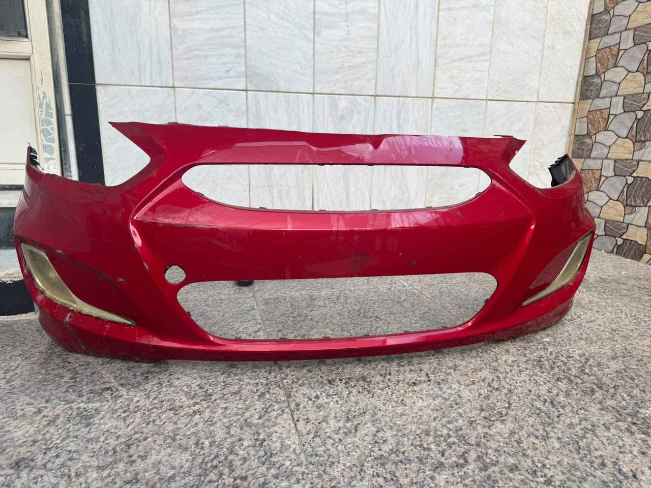 السلام عليكم
غراض اكسنت امريكي 
دعاميه اماميه بيها ملاحظات بسيطه مع الكشافات 50
جامة لايت جهة السايق مابيها اي كسرمحتاجه بوليش ب20
هورنات بلاديه 10
فريز شغال 30
مروحه شغاله ب25
مكانهن بالحله بالمركز 
للاستفسار الاتصال على الرقم ***********
وموجود بي واتساب

