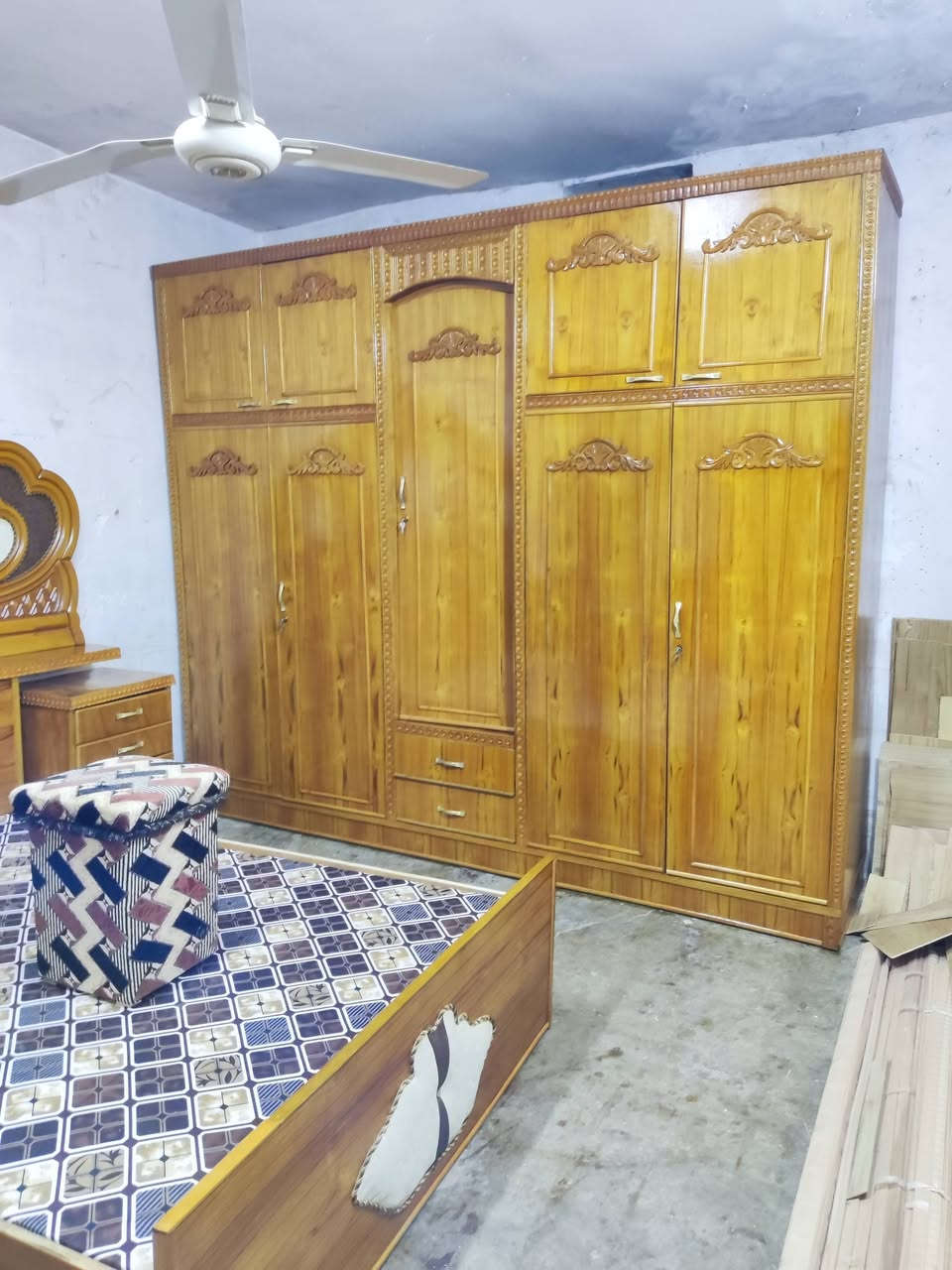 غرفه نوم مستعمل 
العنوان حسنكوي قرب جامع النور 
السعر / 750
***********
***********
