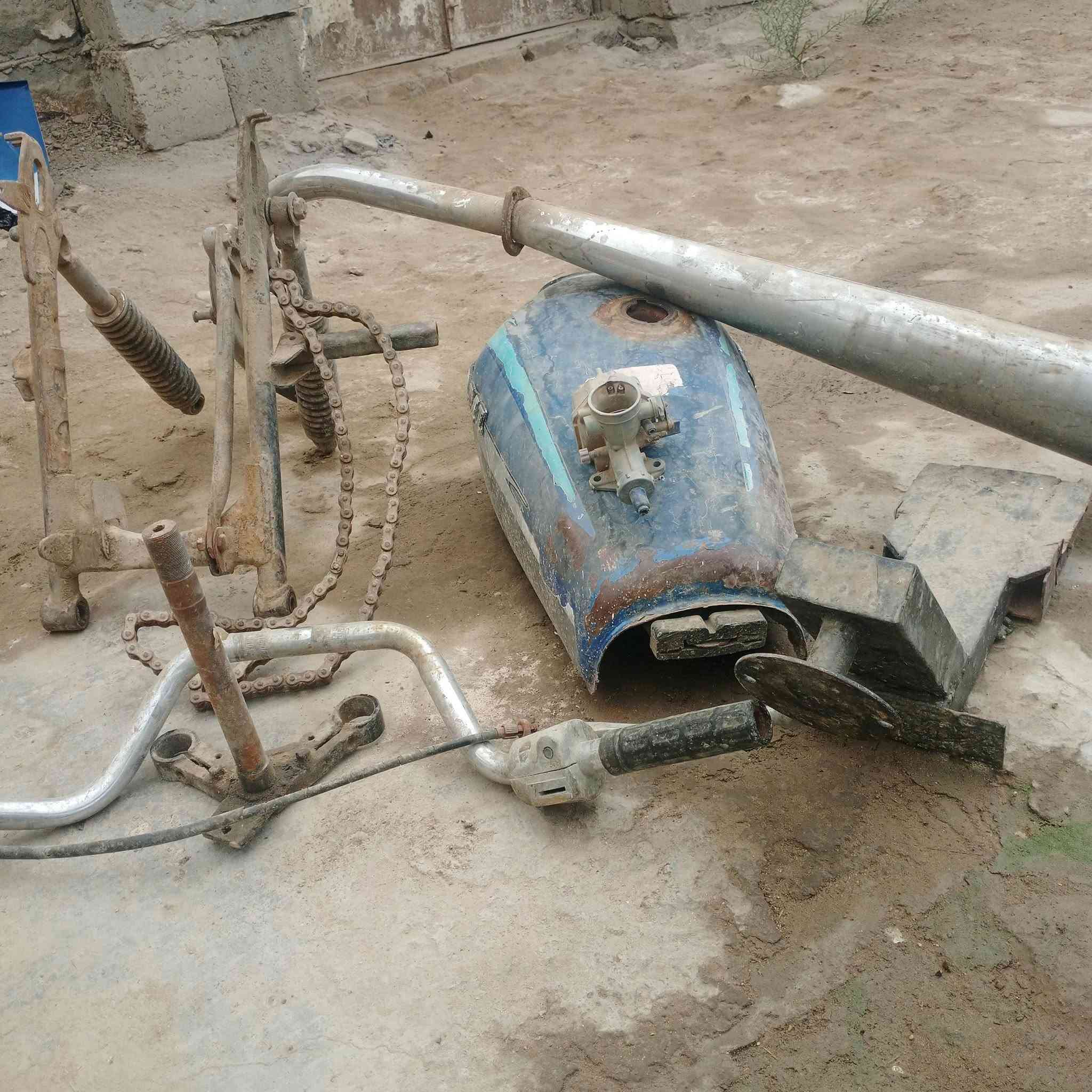 قطع غيار • گير ٤