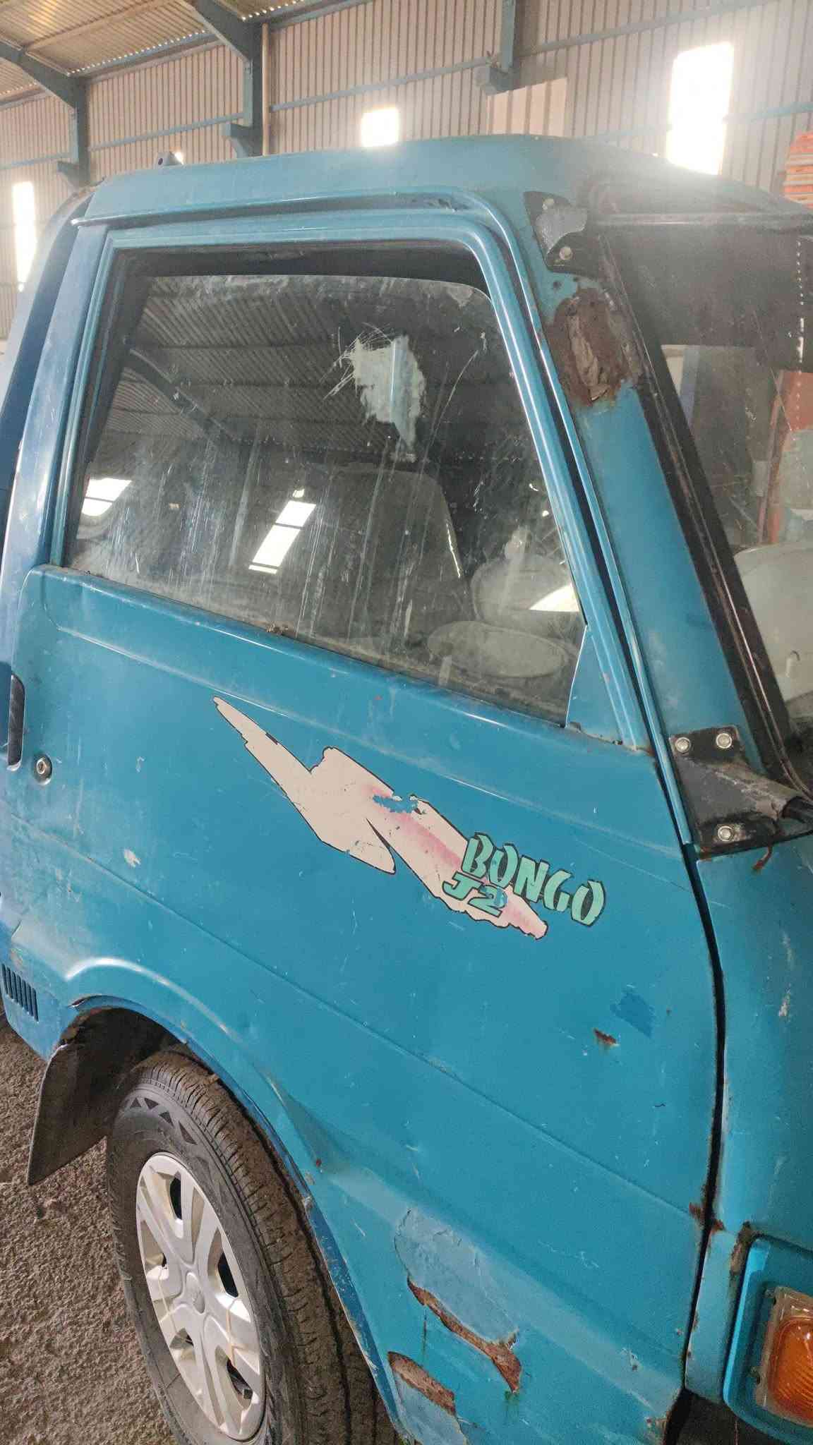 كيا موديل 95 رقم اخضر للبيع 
وايرامنية جديدة 
طخم تايرات جديد 
دوشمة جديدة 
بيها حصة كاز 
محرك شغال بس بي صوت يعني كايم 
سعرها 35$ وبيها مجال 
مكان موصل بعشيقة قرب بانزيخانة العزاوي 
رقم الهاتف: ***********
***********
